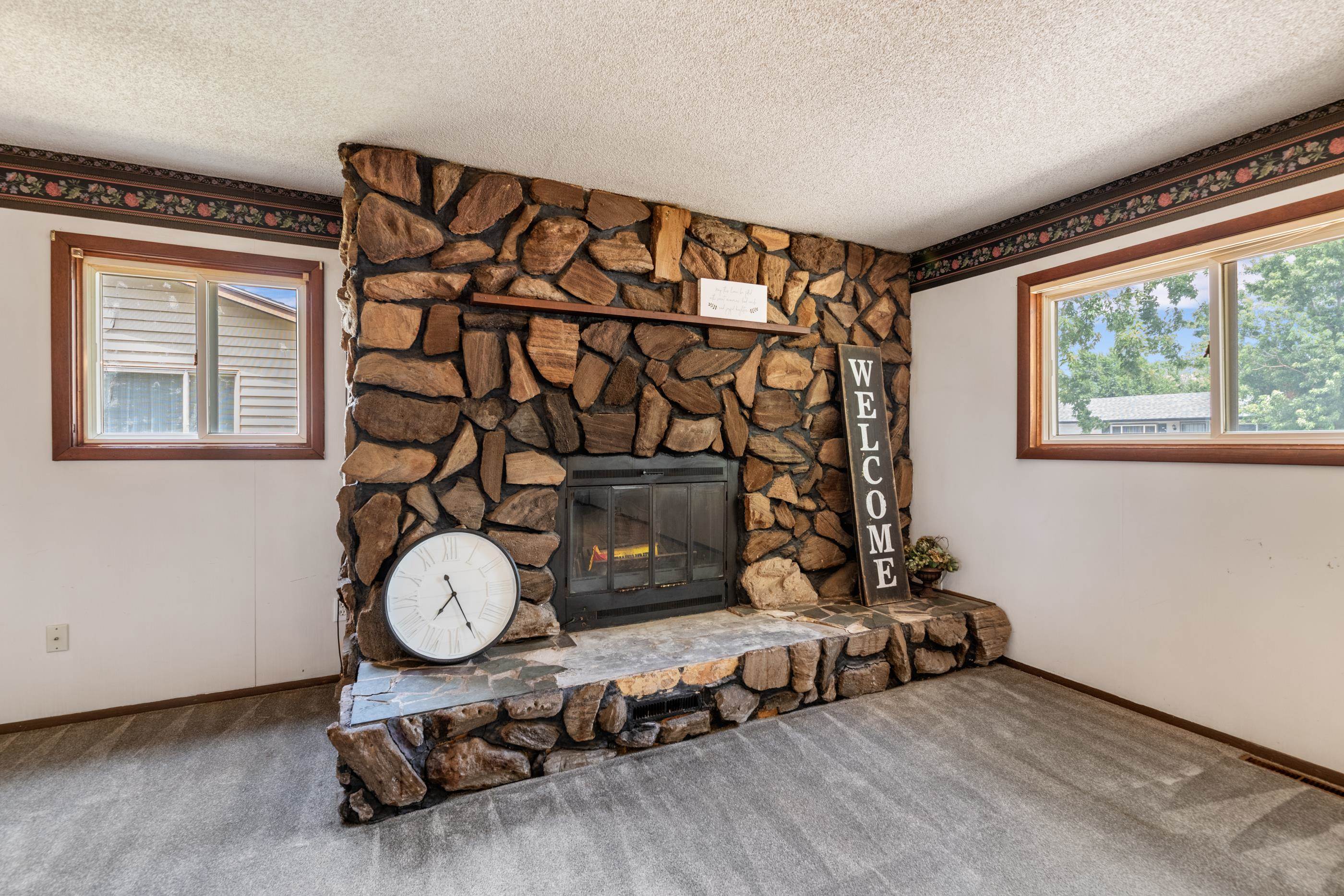3327 S All Hallows Ave Property Photo 6