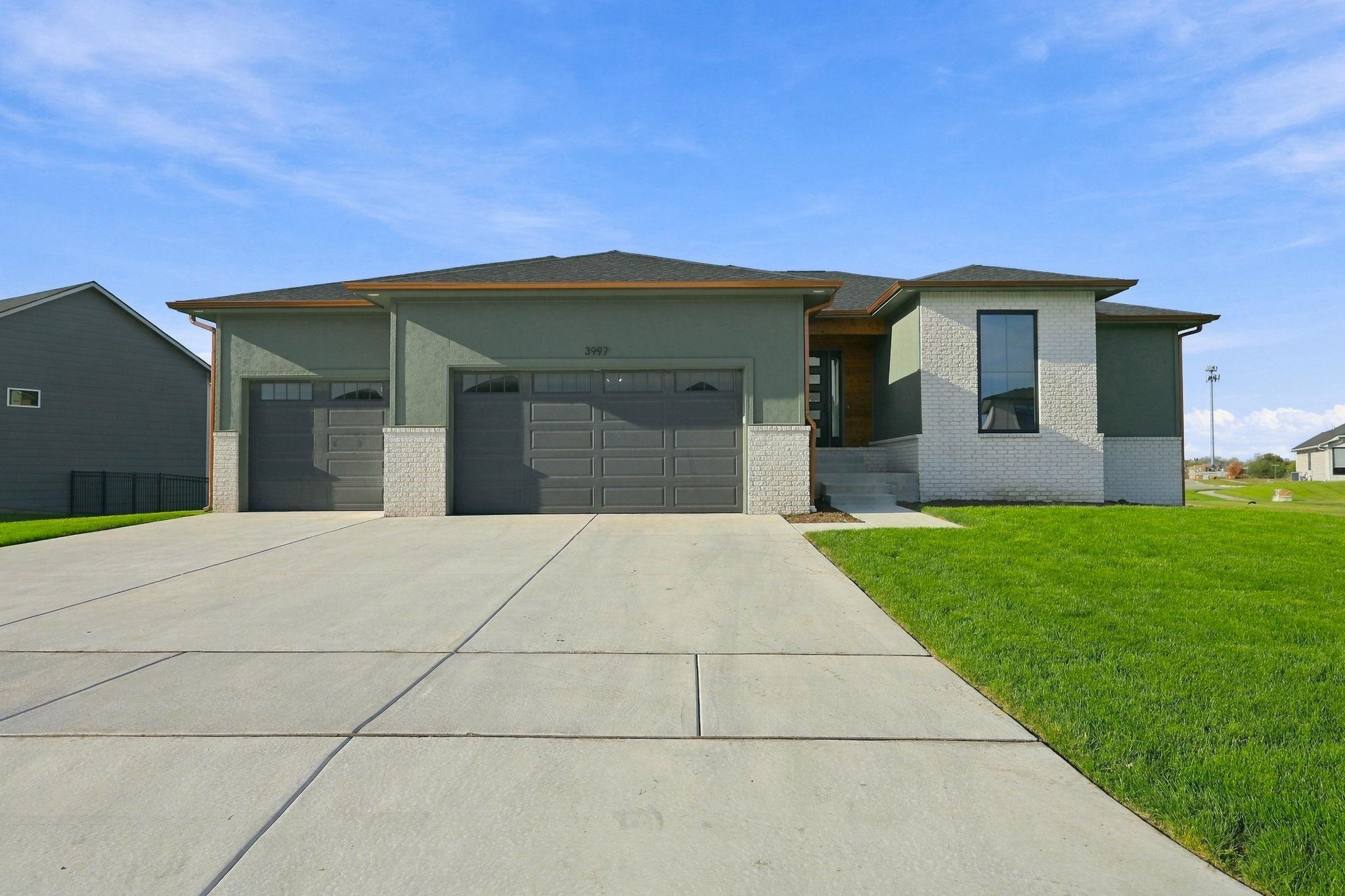 3997 N Estancia Ct Property Photo 1