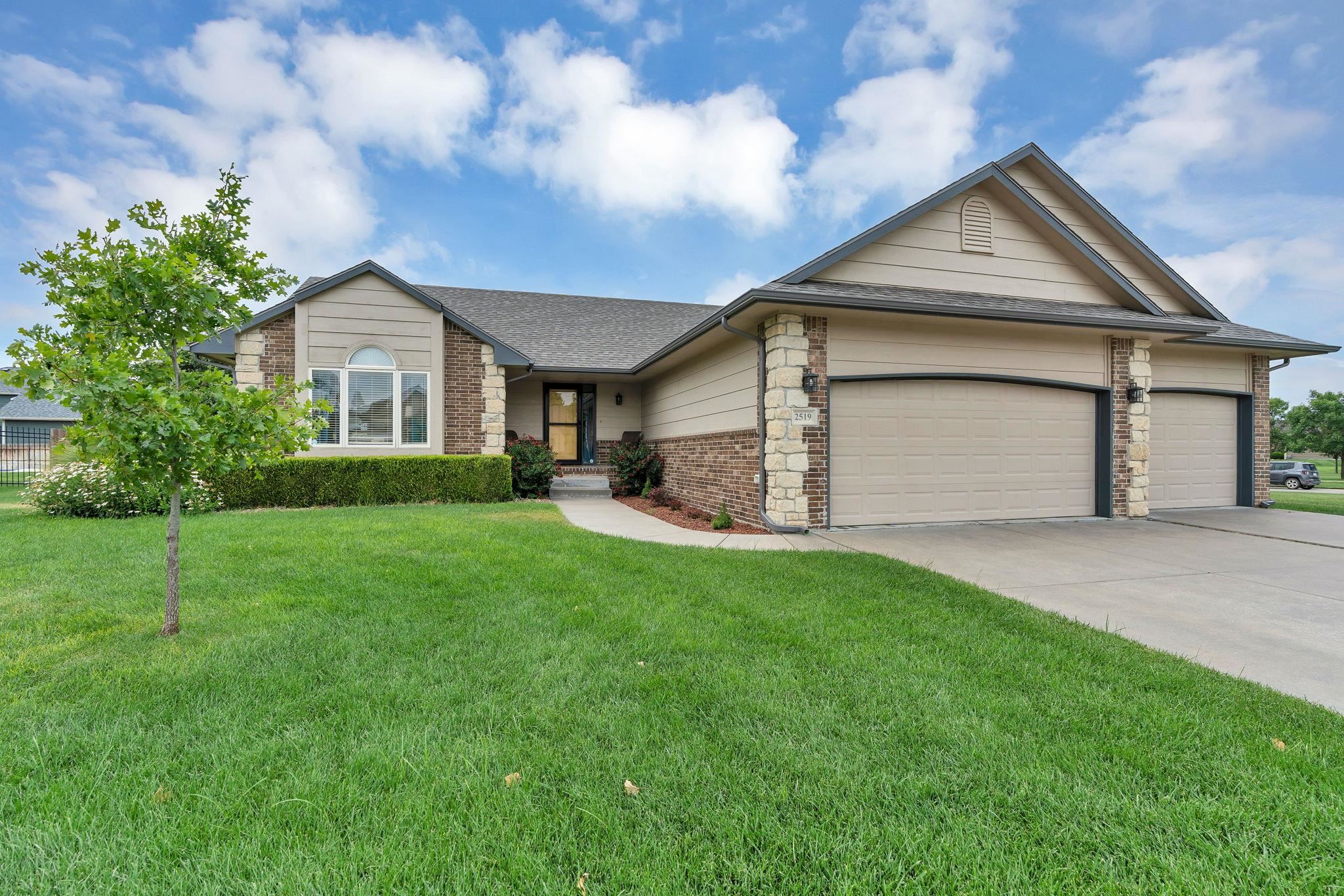 2519 W Rio Vista Ct. Property Photo 4