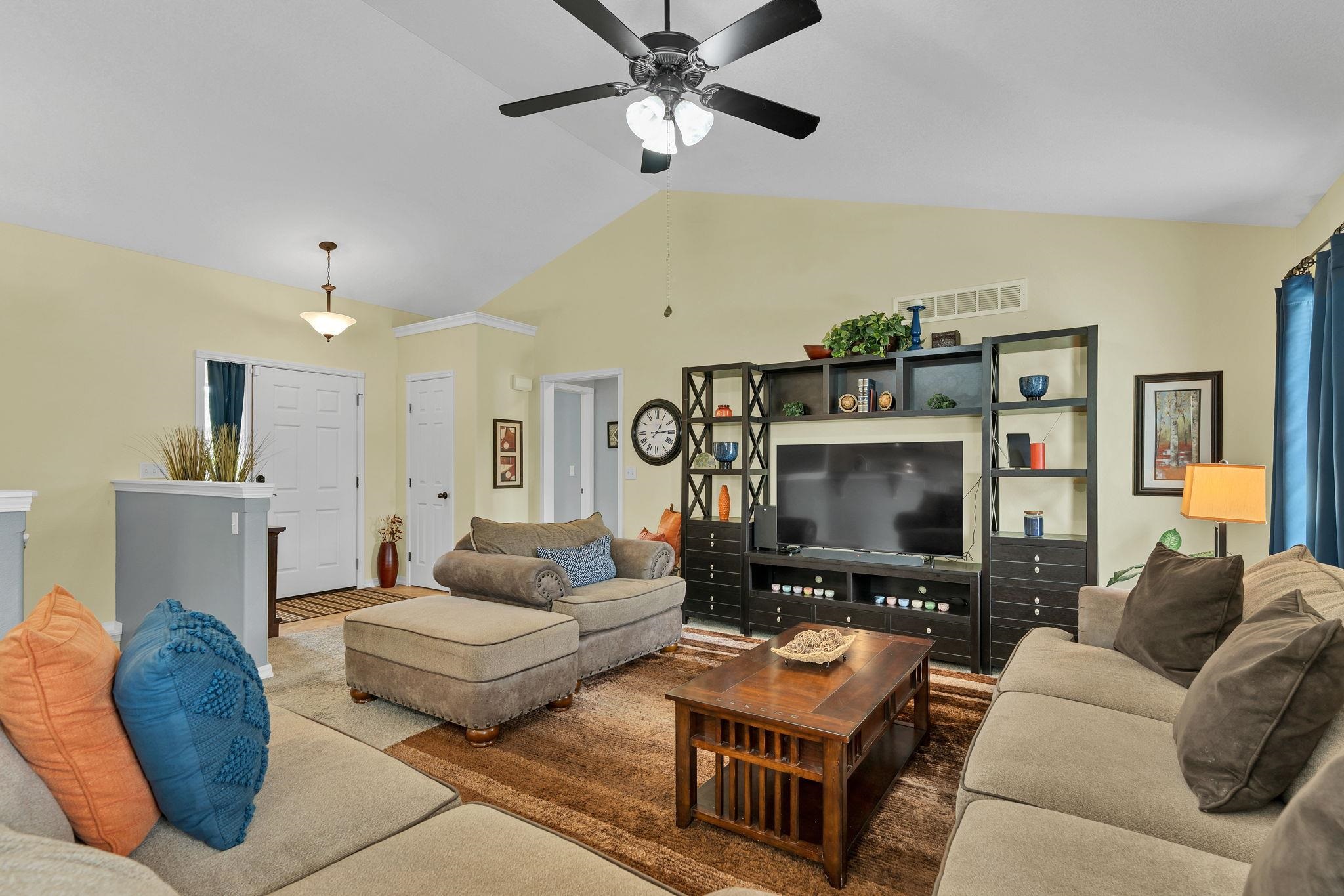 2519 W Rio Vista Ct. Property Photo 9
