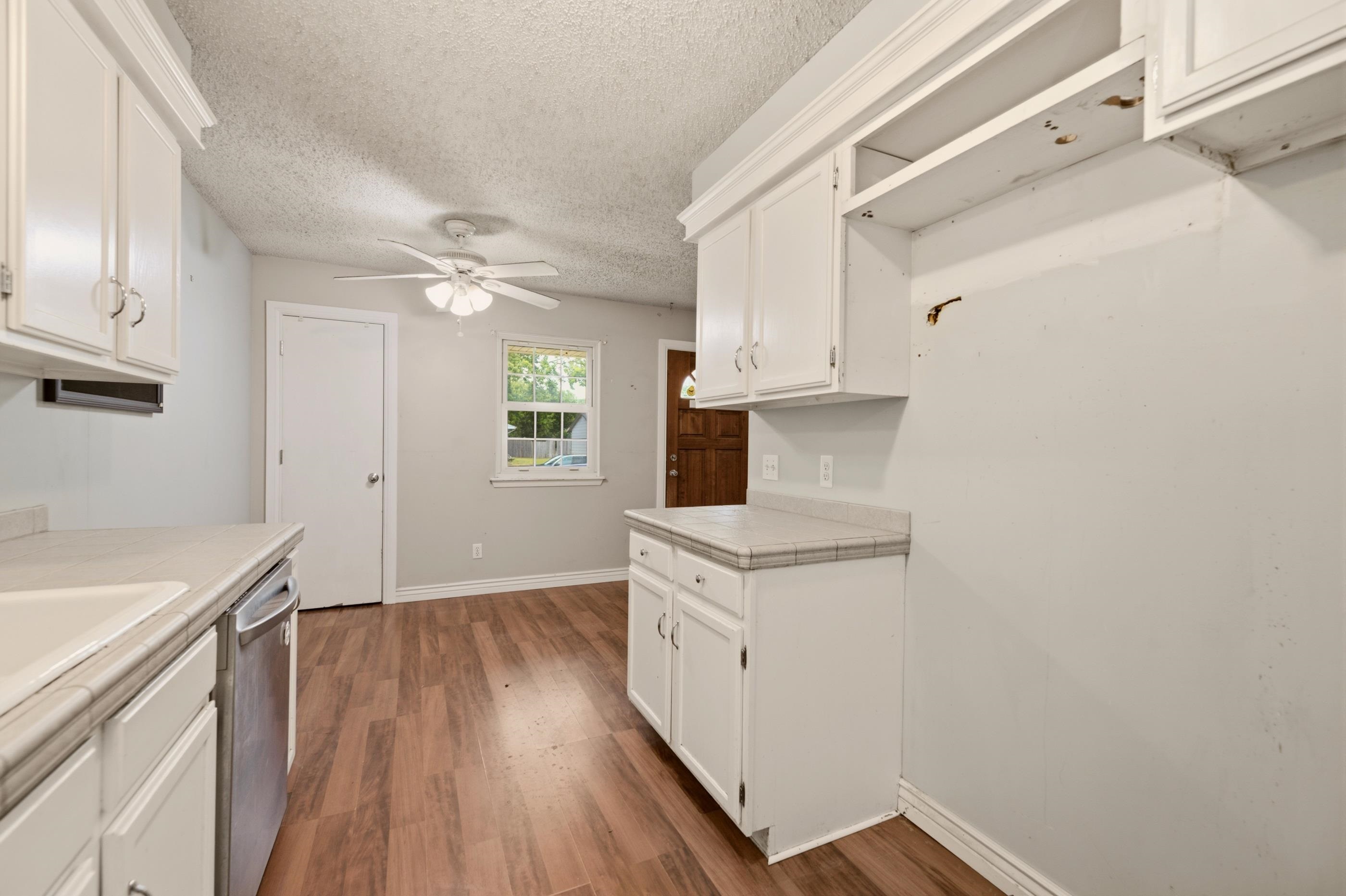 725 W Lockwood St Property Photo 12