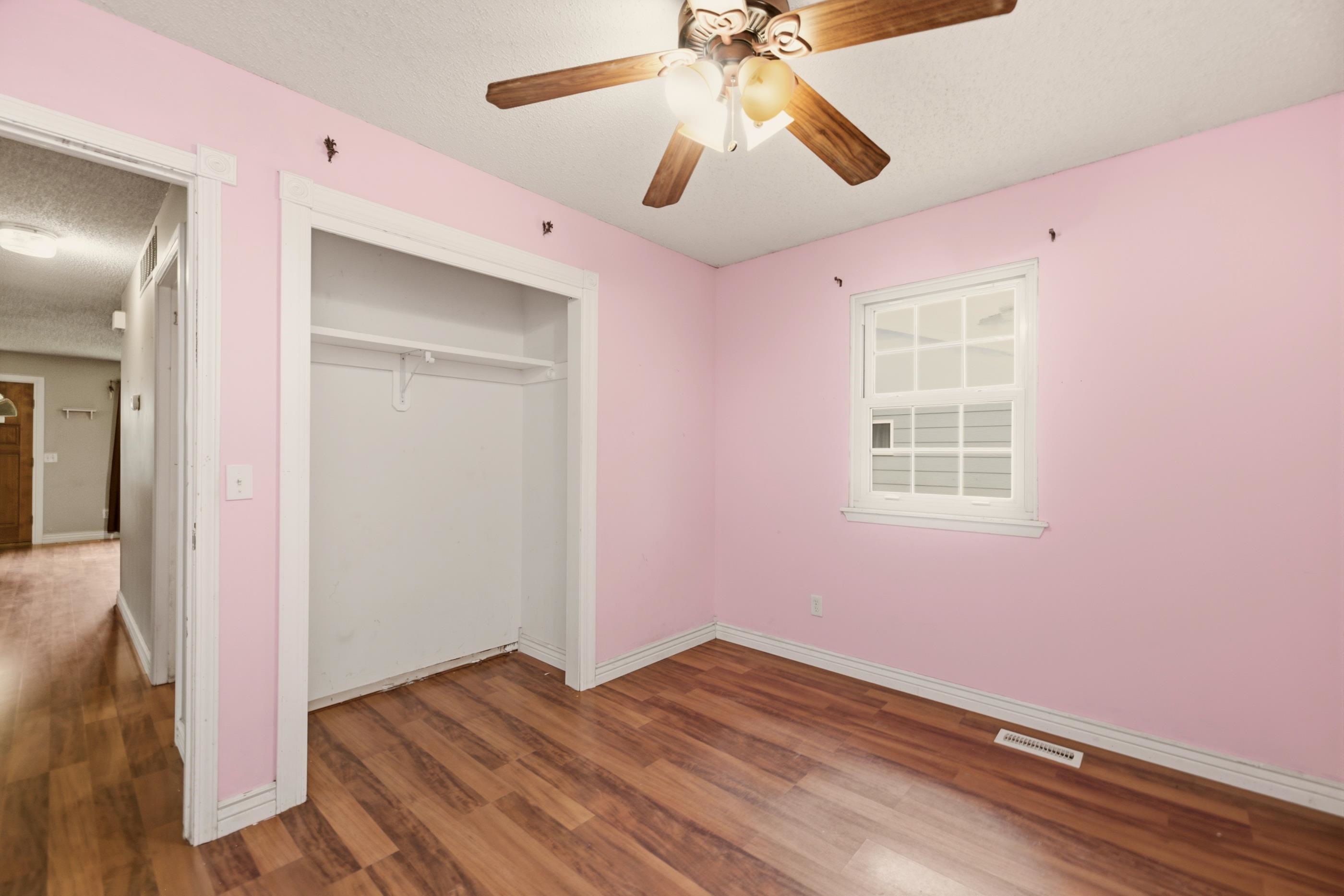 725 W Lockwood St Property Photo 18