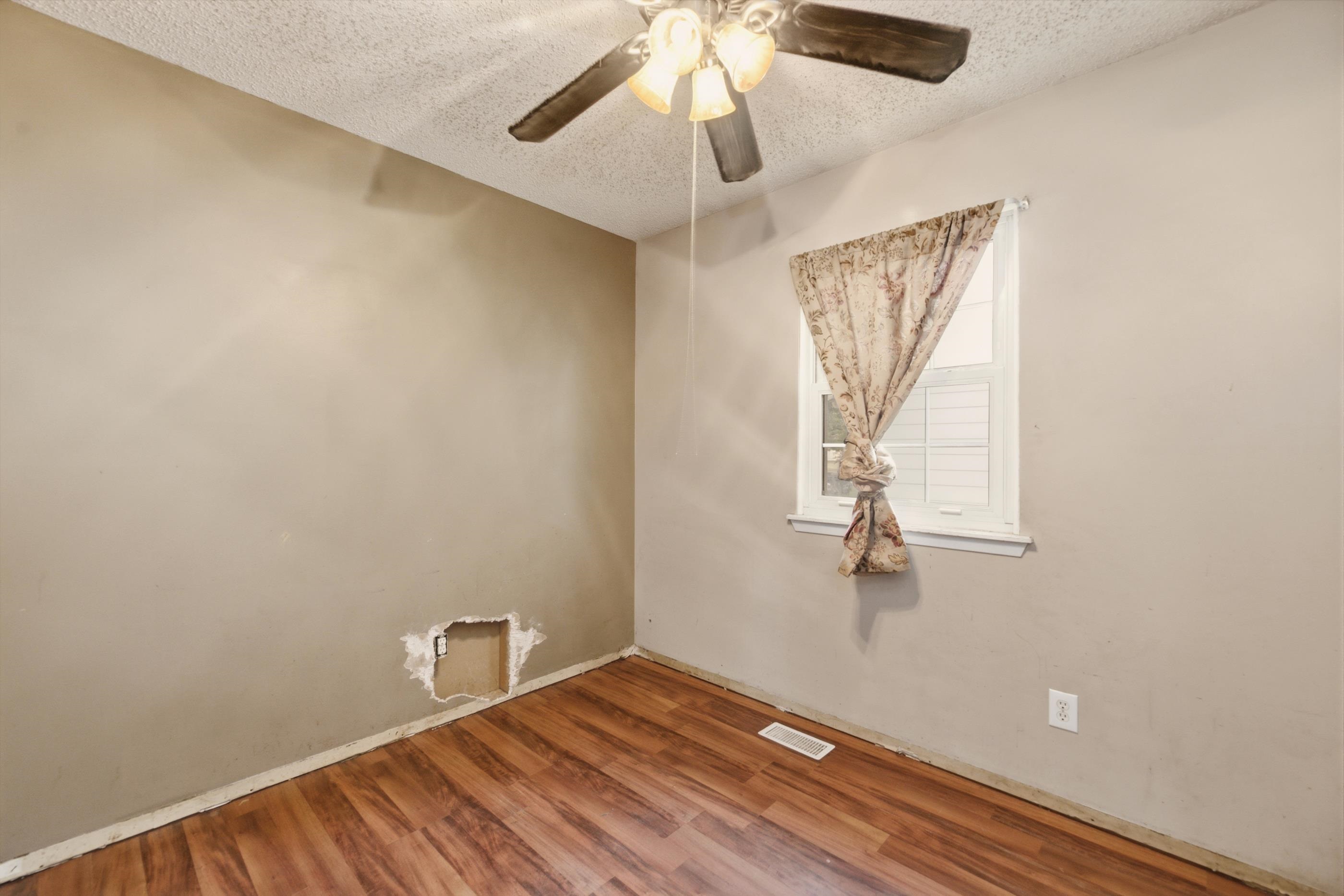 725 W Lockwood St Property Photo 19