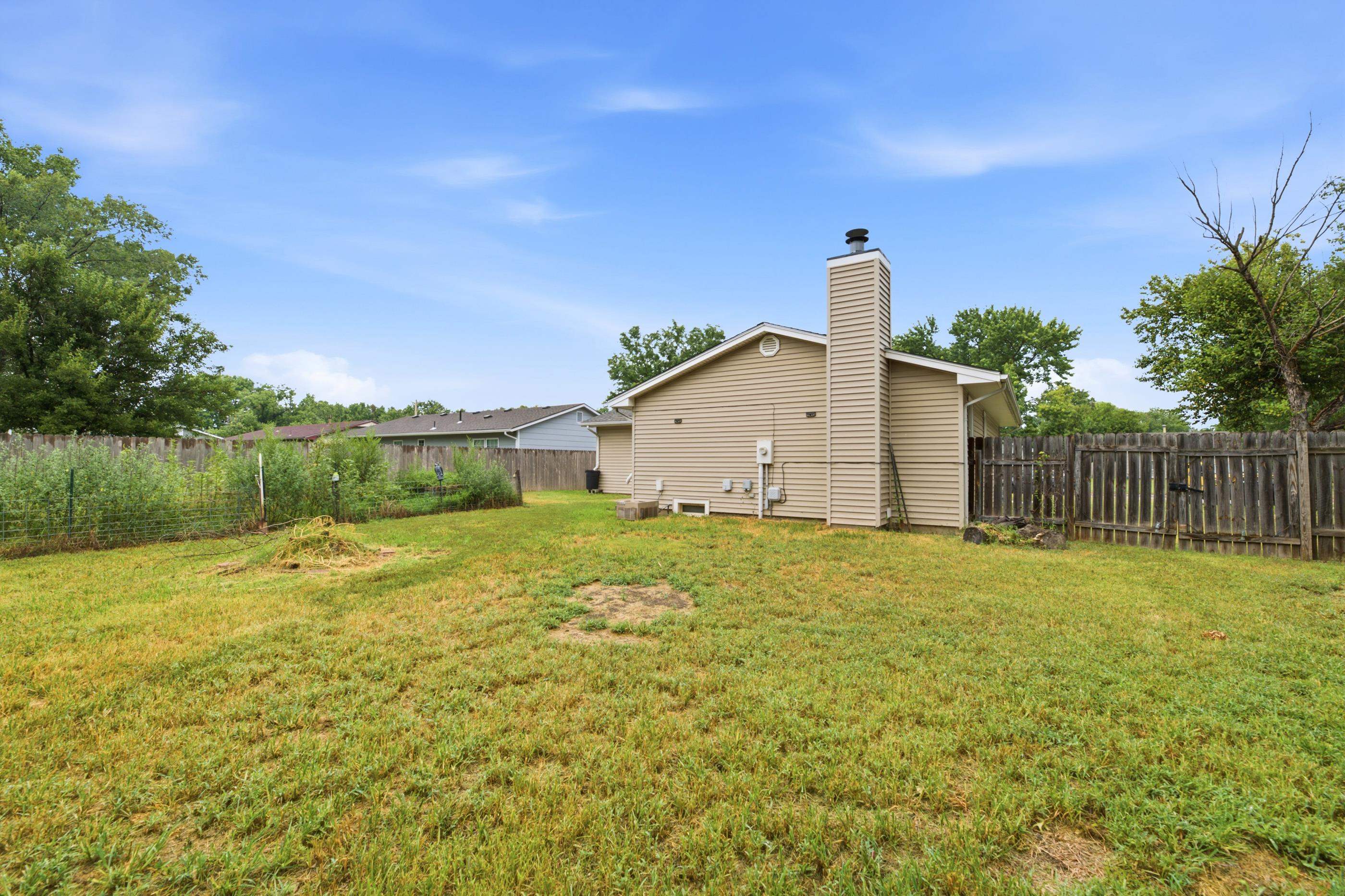 725 W Lockwood St Property Photo 34