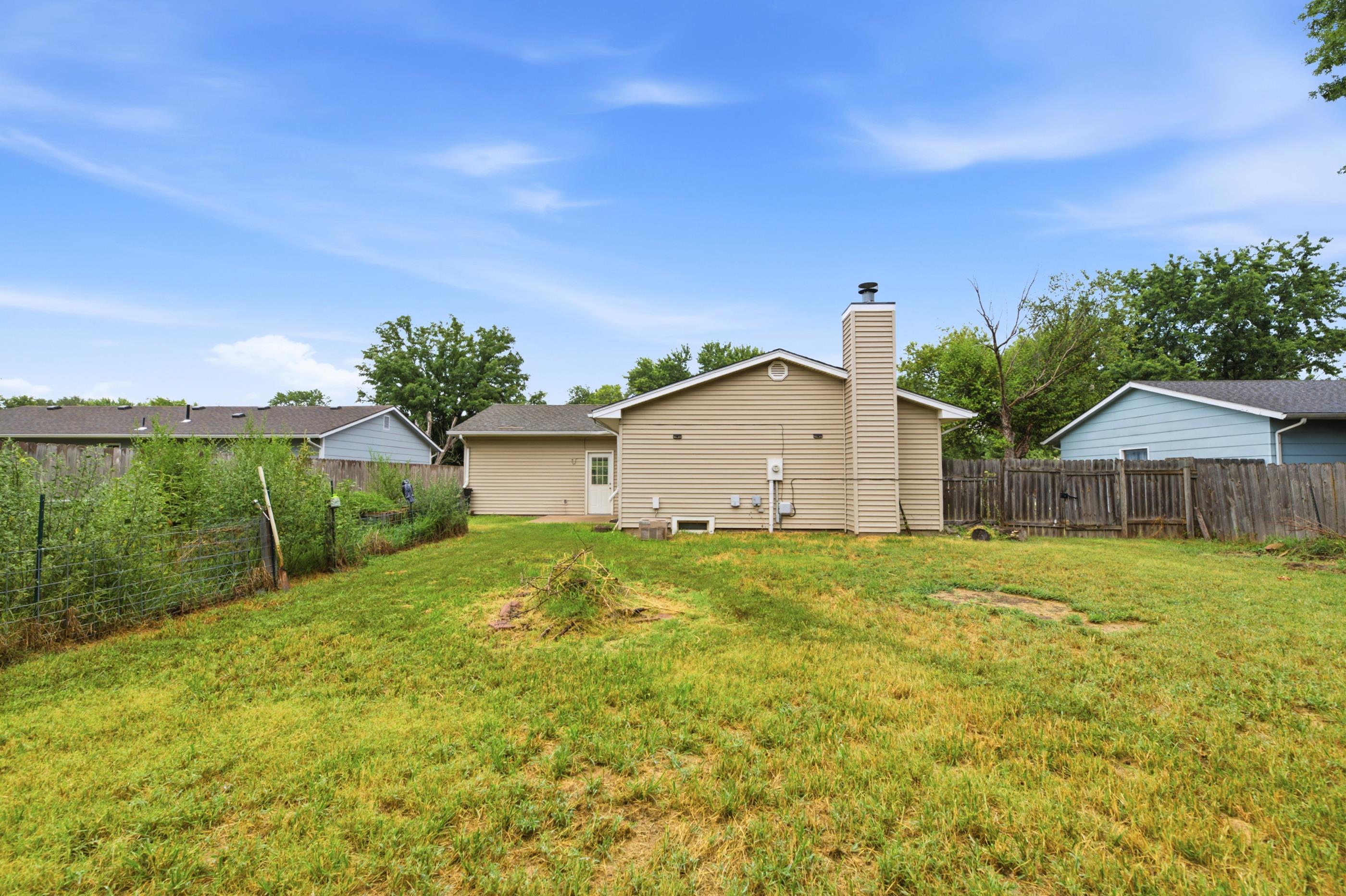 725 W Lockwood St Property Photo 35