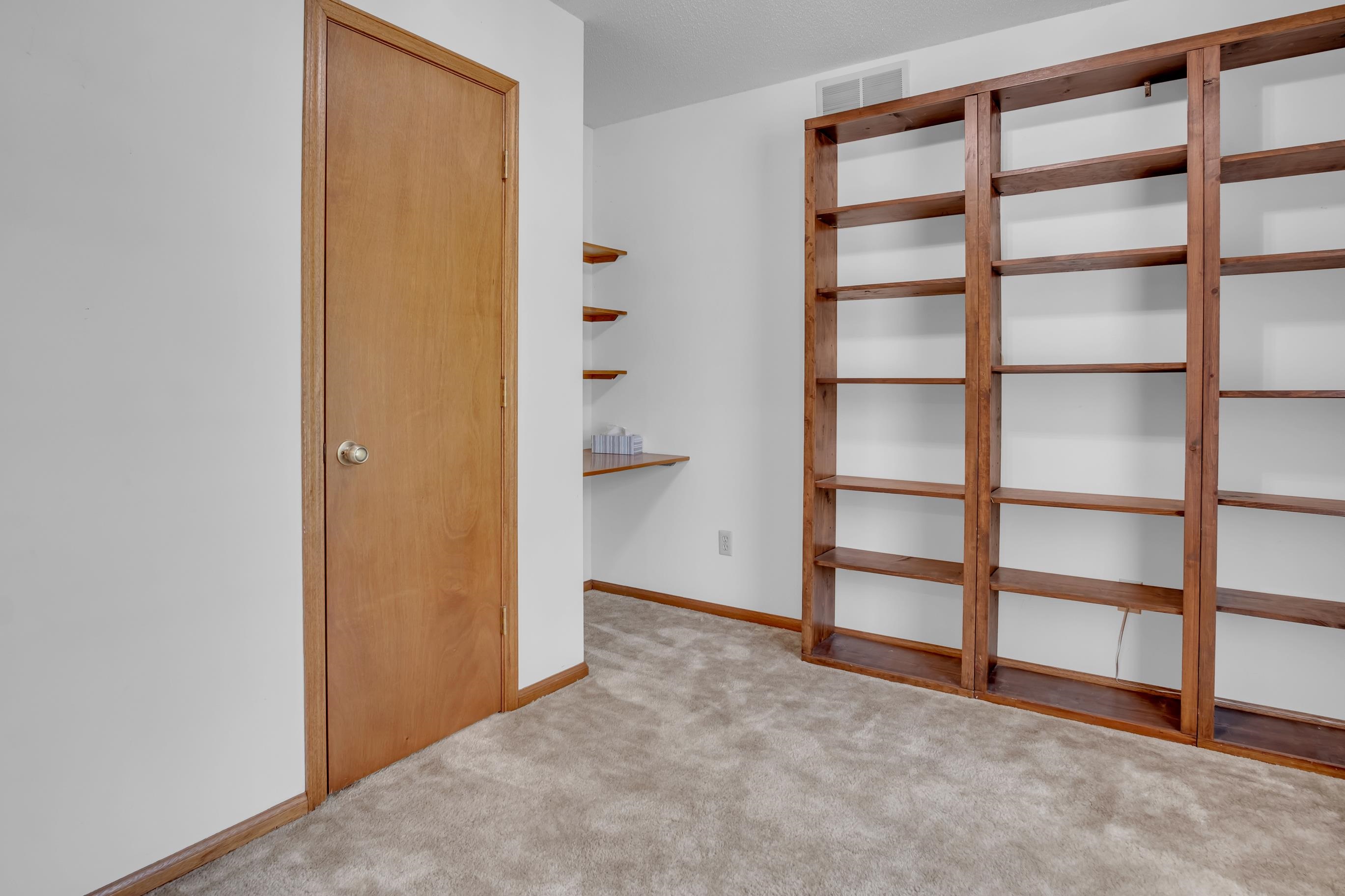 3219 Northwood Ct Property Photo 9
