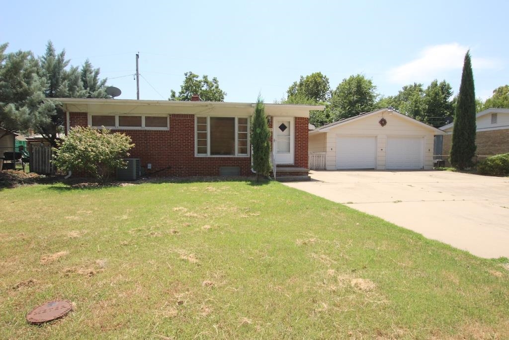 1113 W 27th Property Photo 1