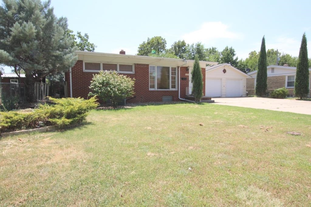 1113 W 27th Property Photo 13