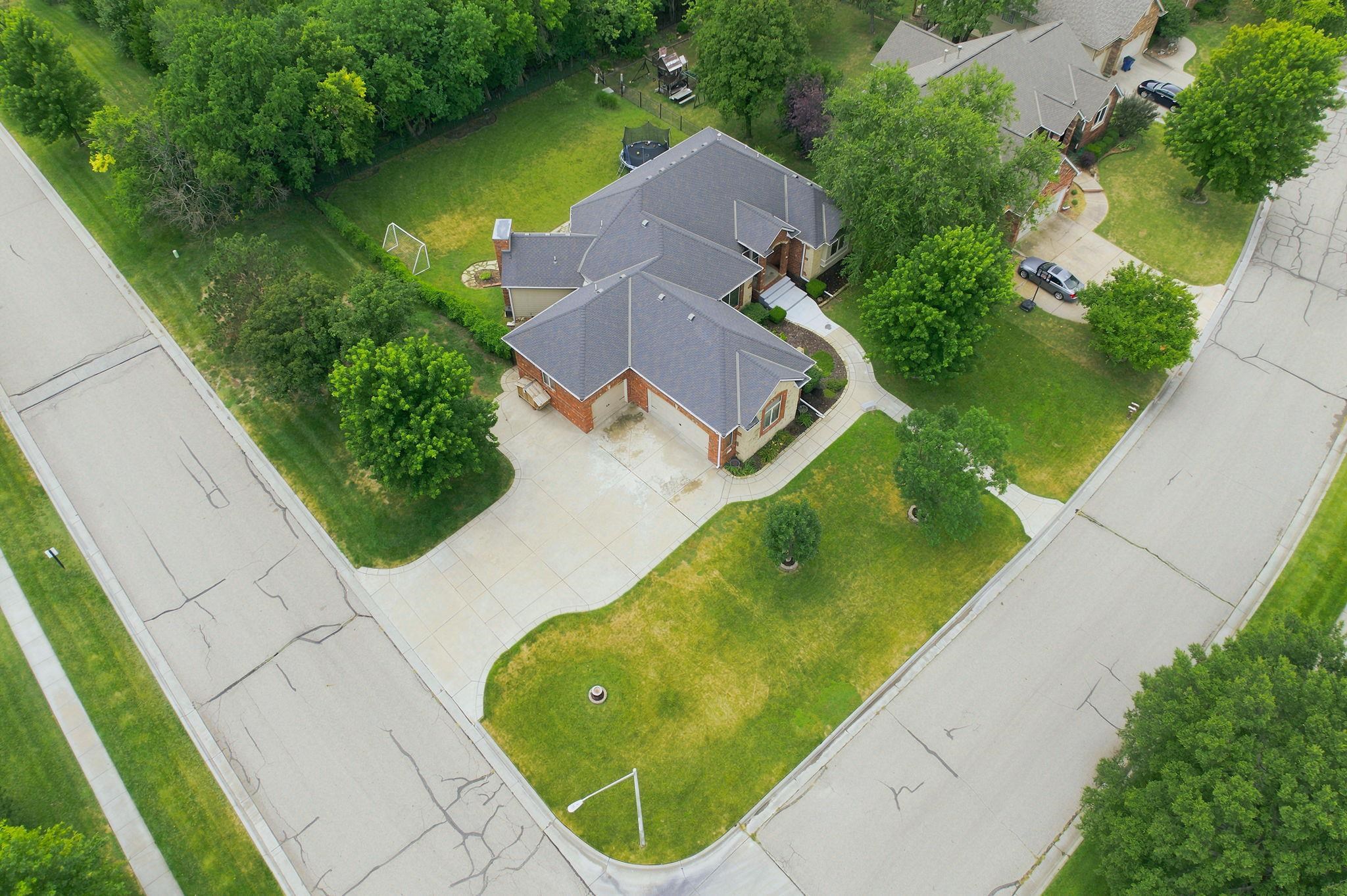 103 N Belle Terre St Property Photo 35