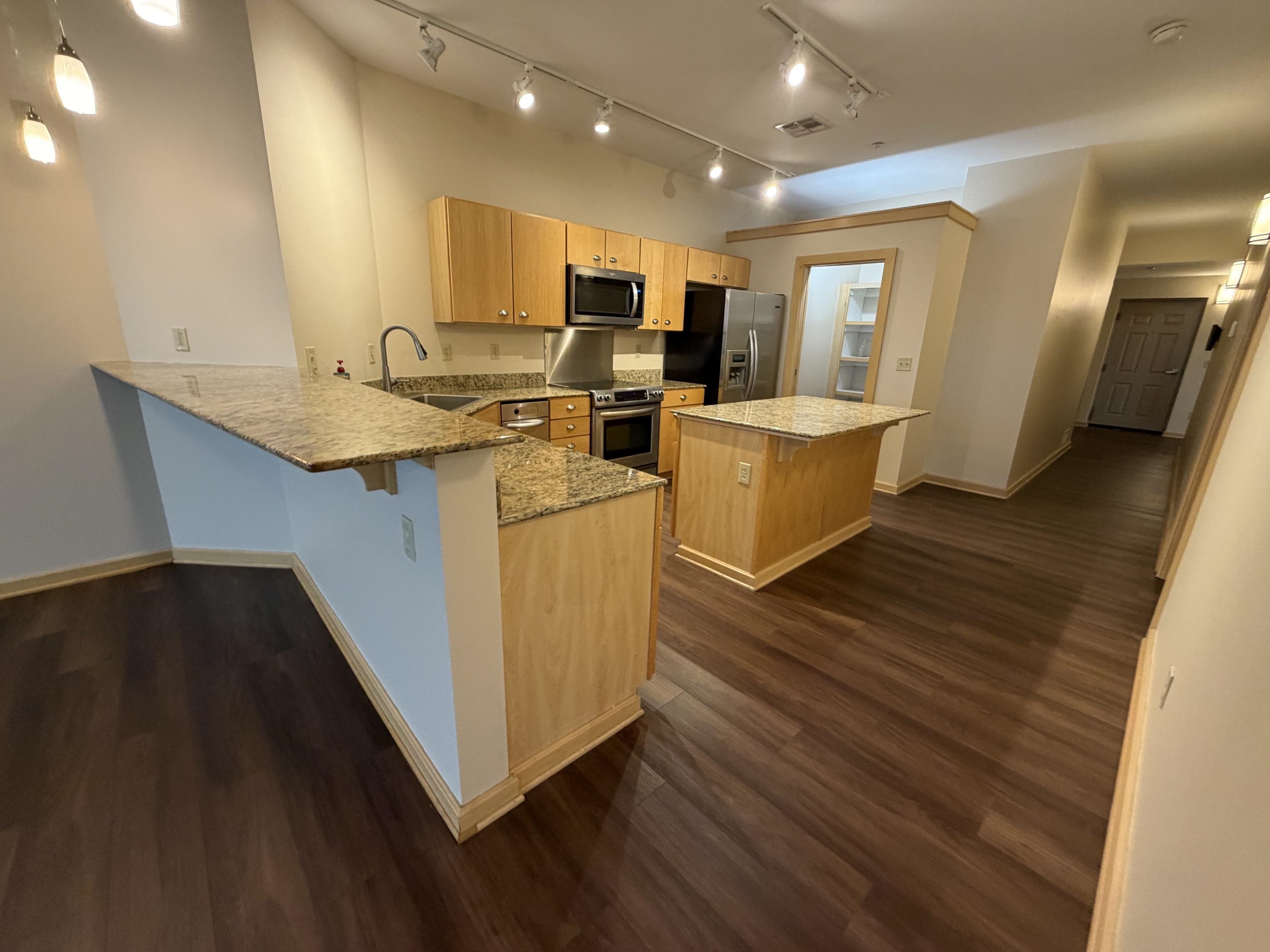 515 S Main Property Photo 4