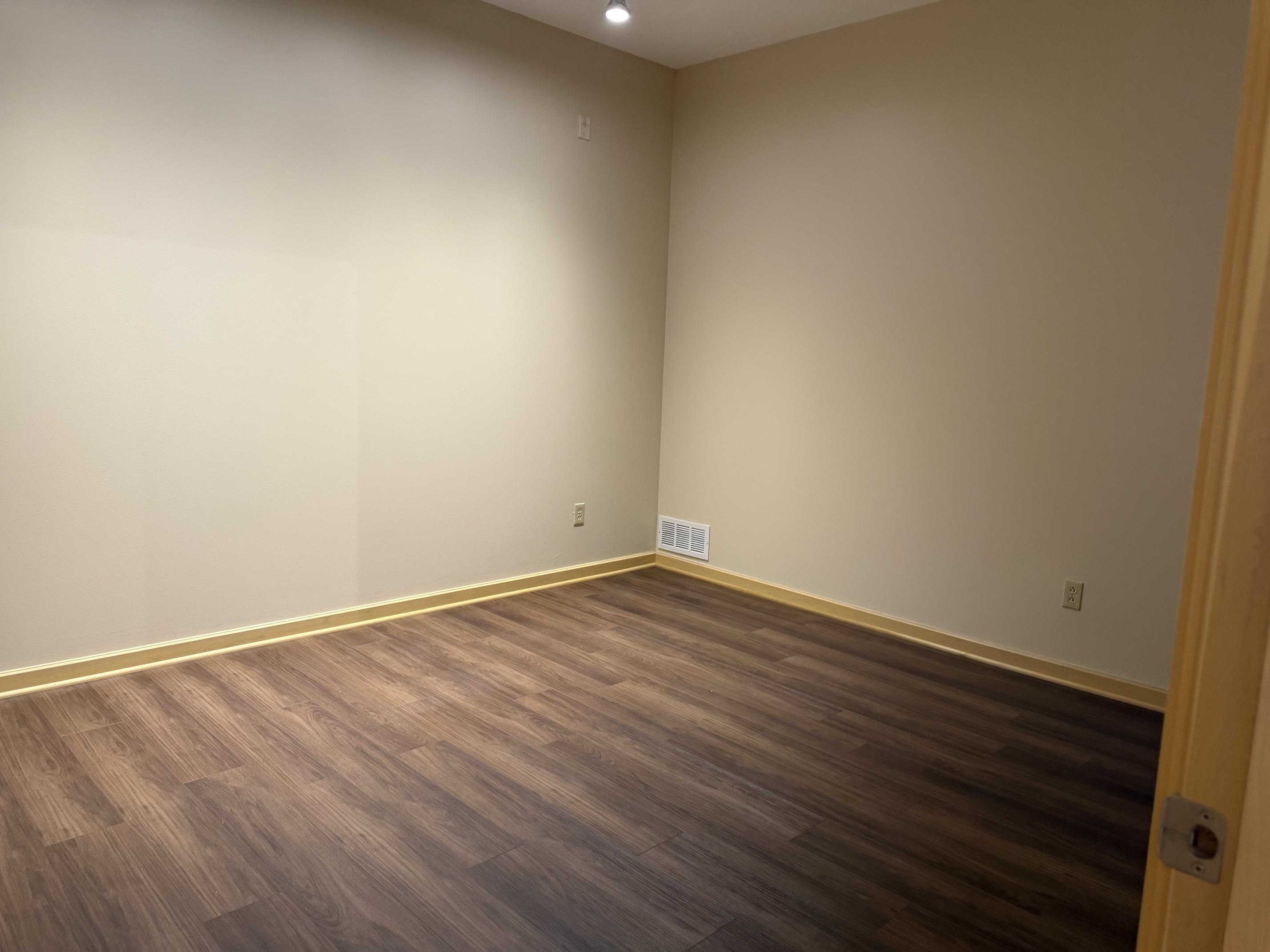 515 S Main Property Photo 12