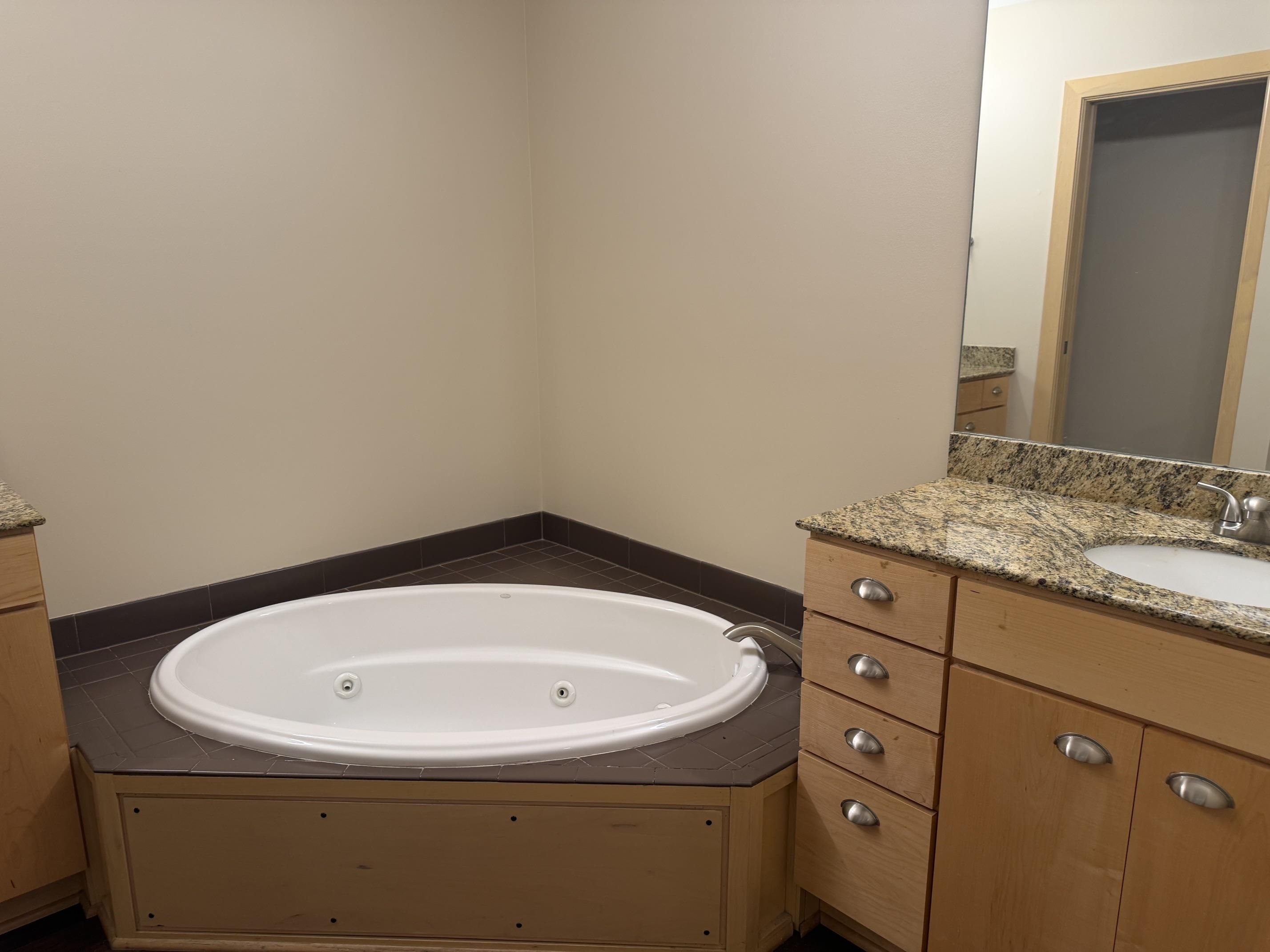 515 S Main Property Photo 13