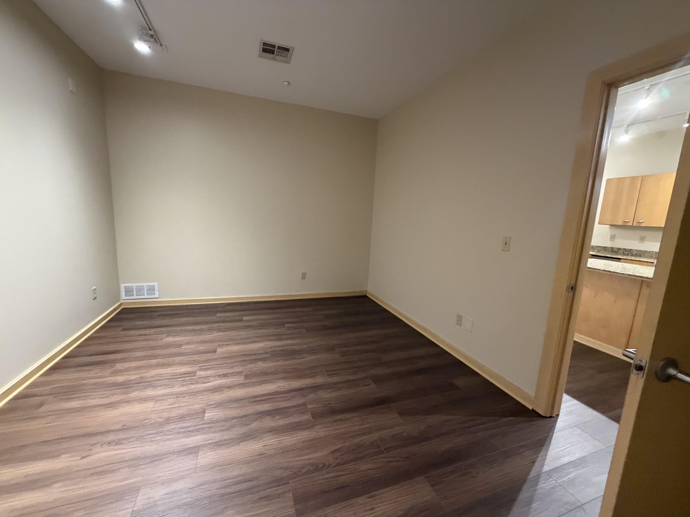 515 S Main Property Photo 18