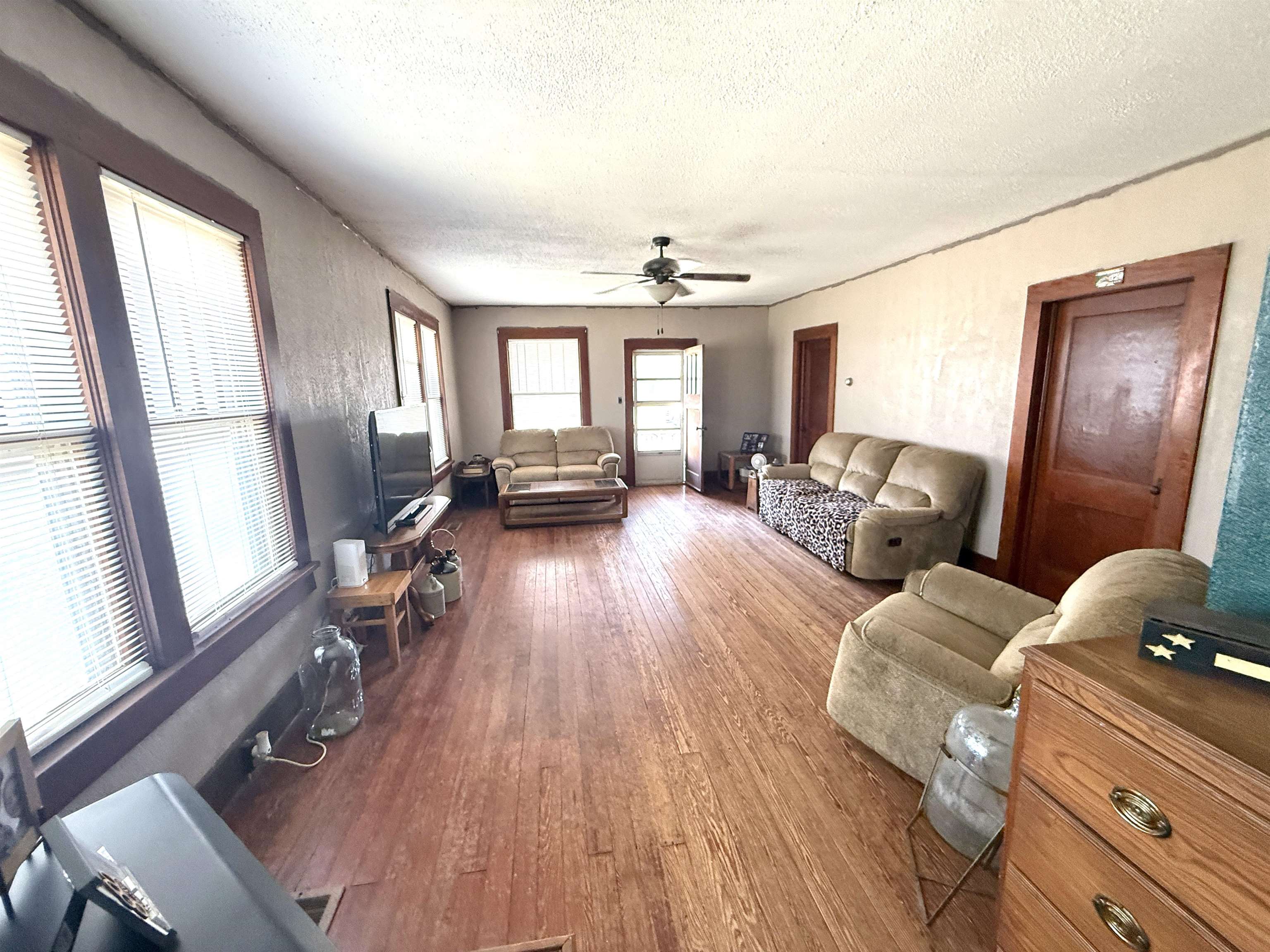 1003 N Springfield Ave Property Photo 6