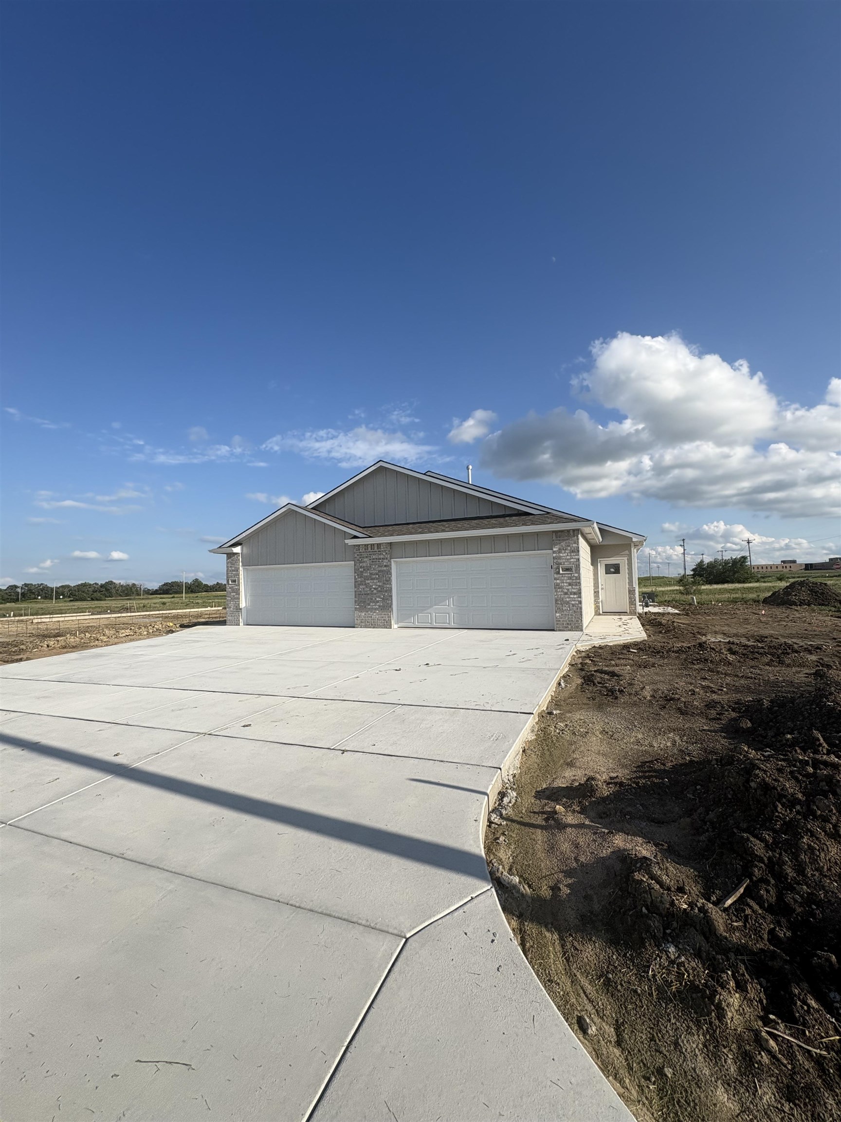 12803 E Blake St Property Photo 3