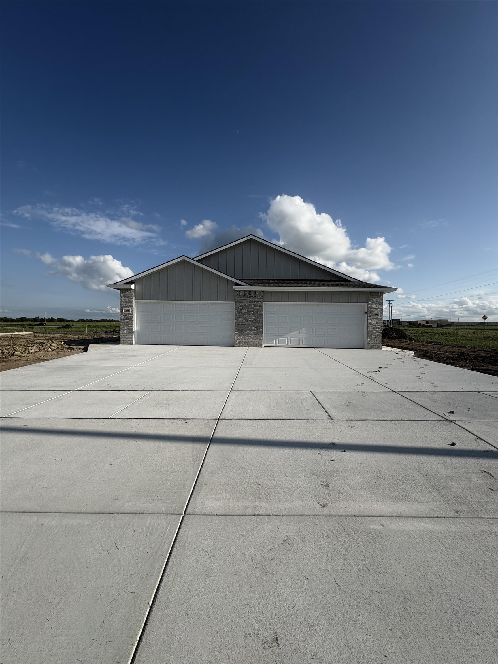 12803 E Blake St Property Photo 4