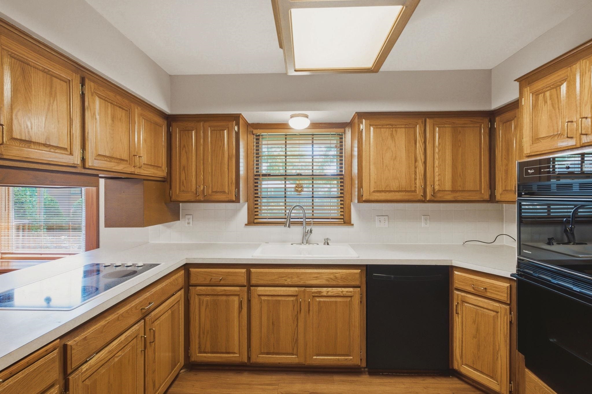 1613 N West Lynn Property Photo 14
