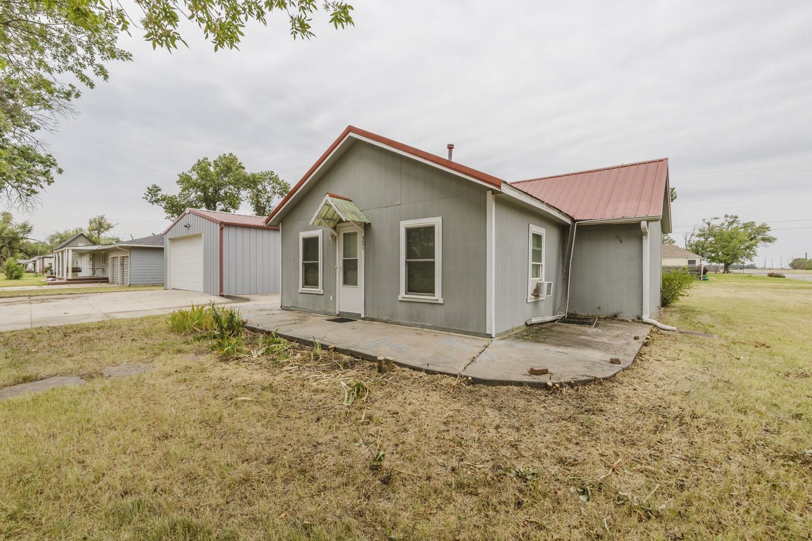 321 N Kansas Ave Property Photo 1