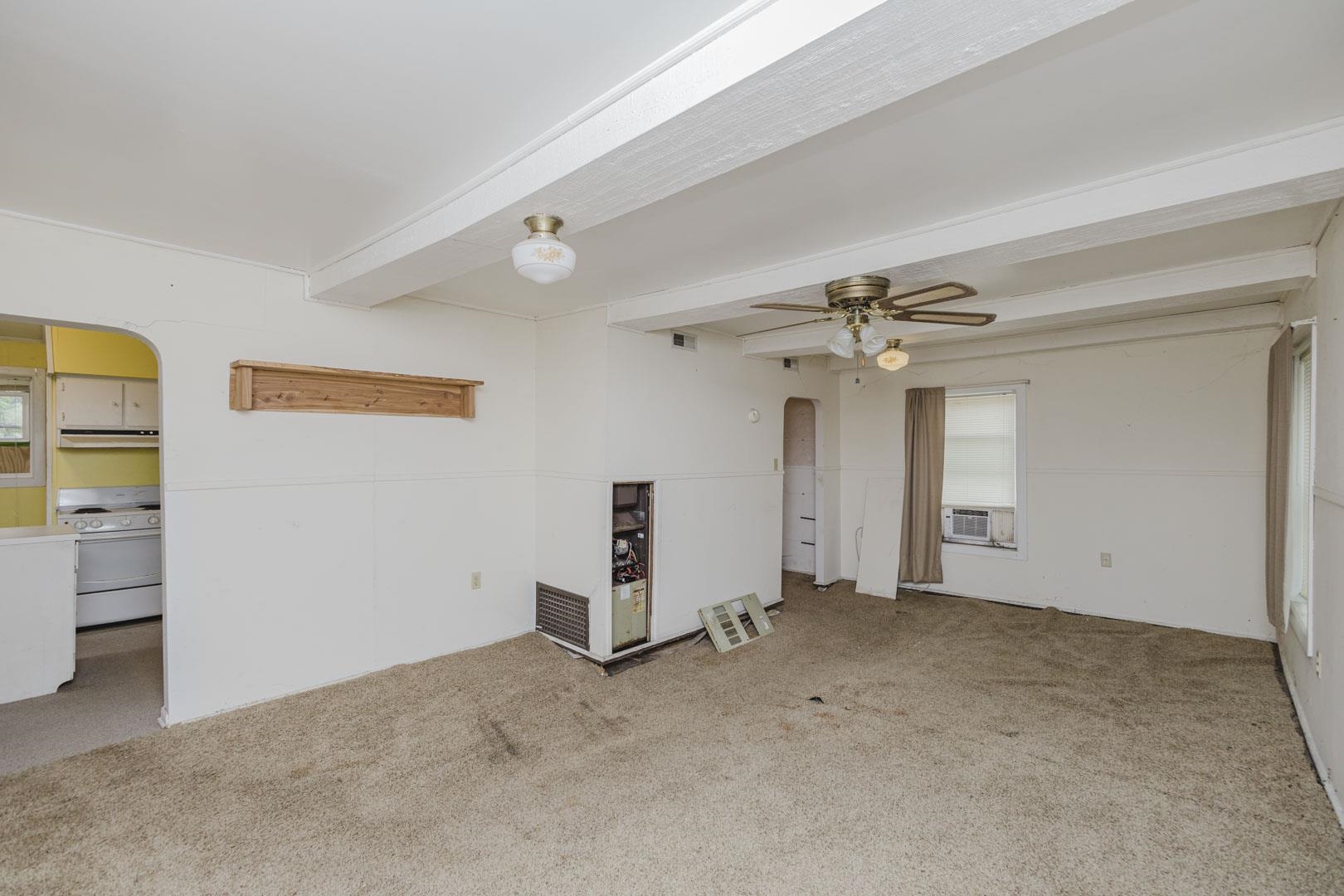 321 N Kansas Ave Property Photo 4
