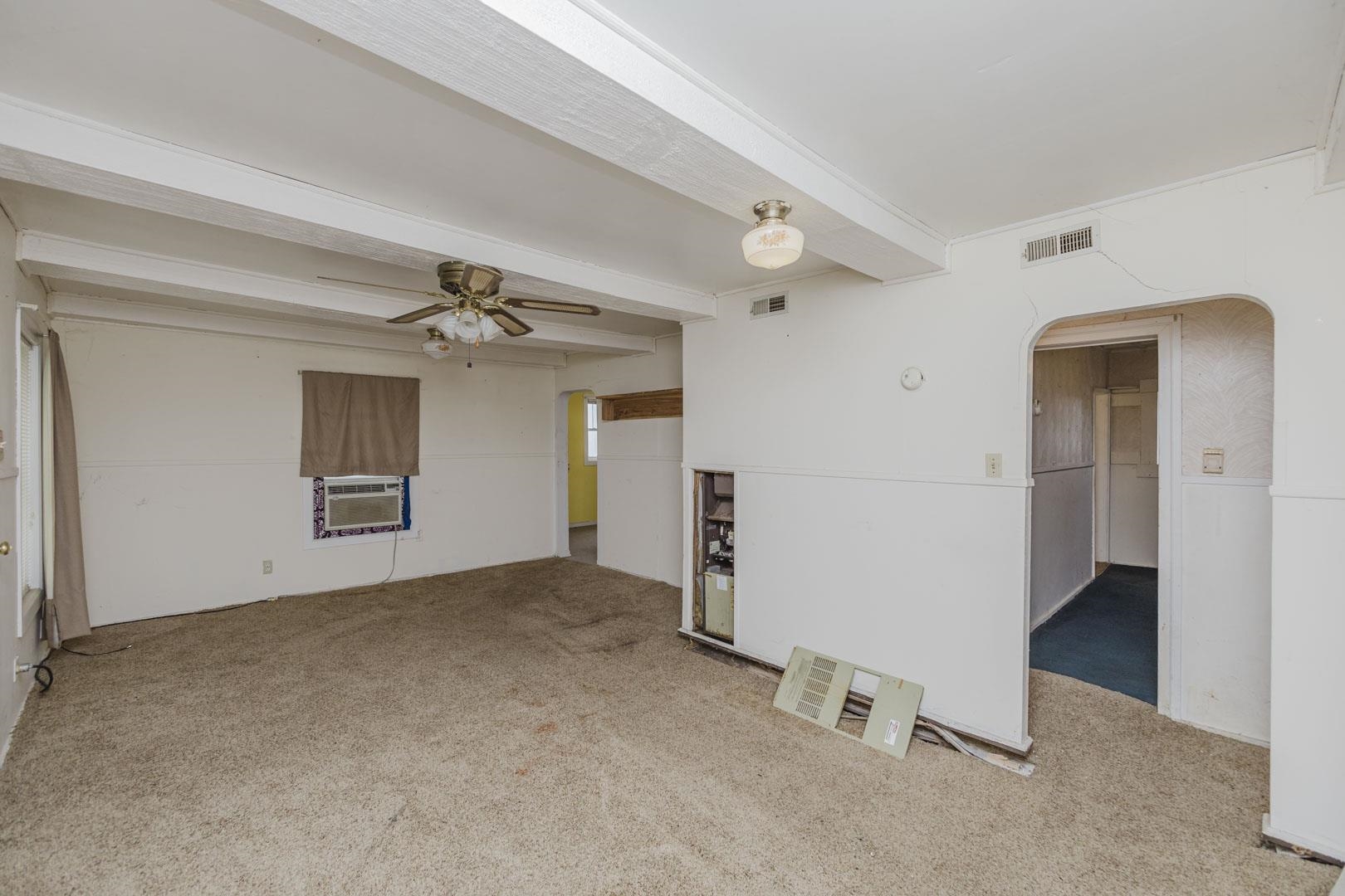 321 N Kansas Ave Property Photo 5