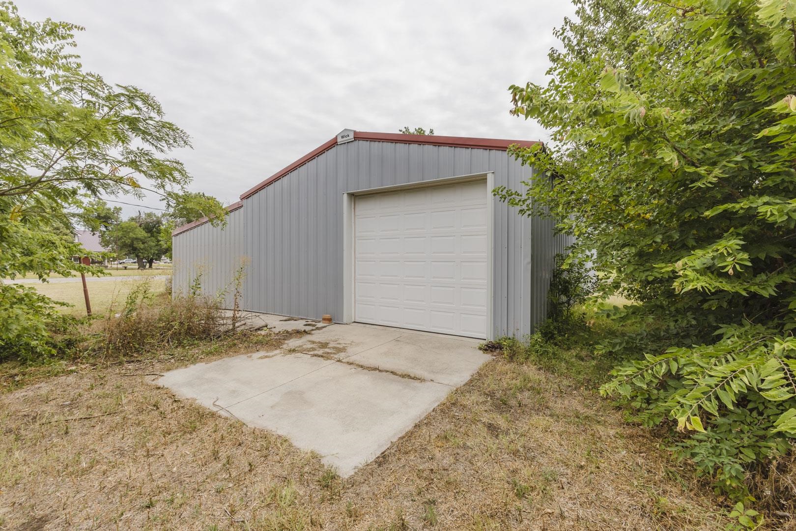 321 N Kansas Ave Property Photo 28