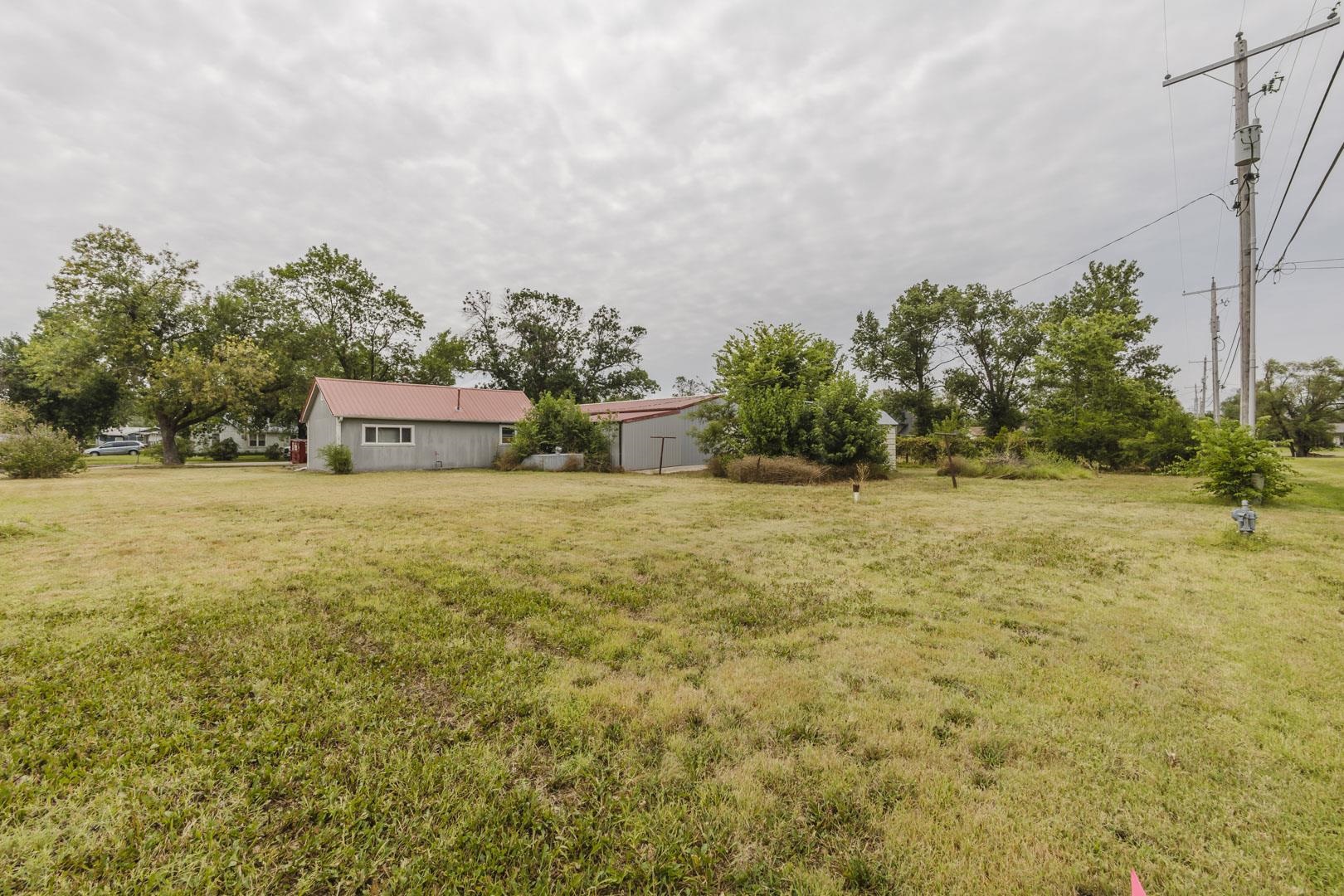 321 N Kansas Ave Property Photo 32