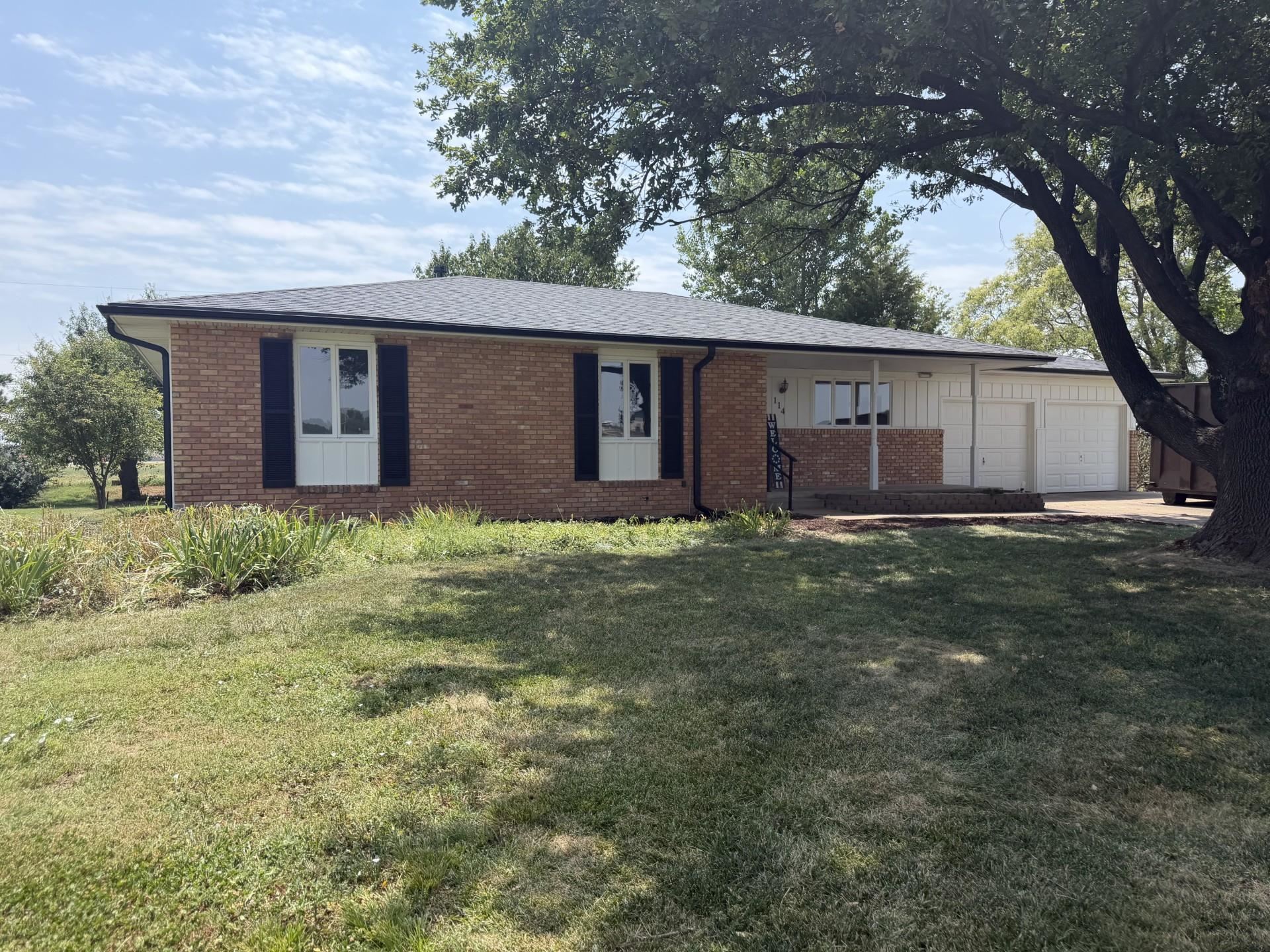 114 E Wayne Ave Property Photo 1