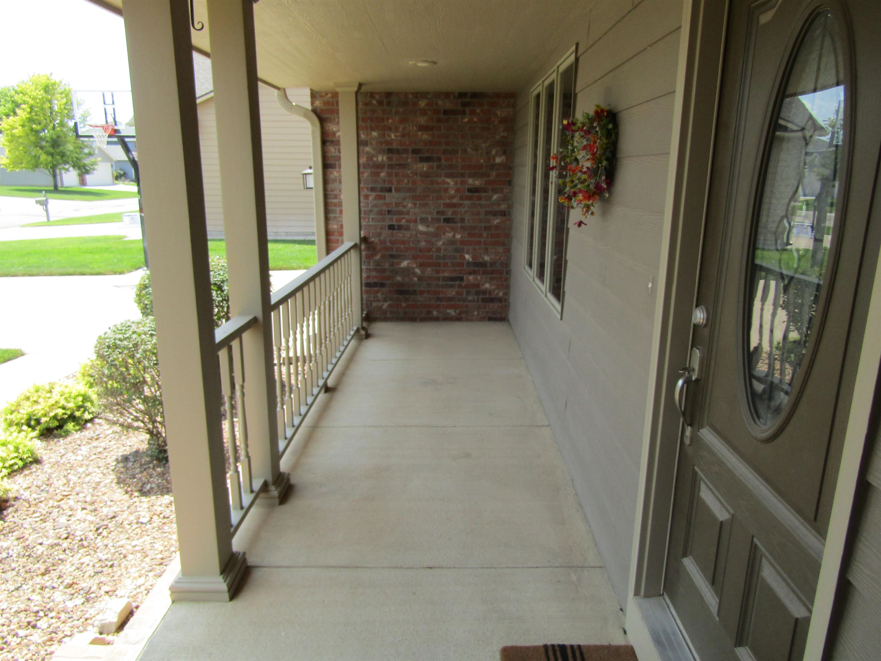 941 Twin Oaks Dr. Property Photo 7