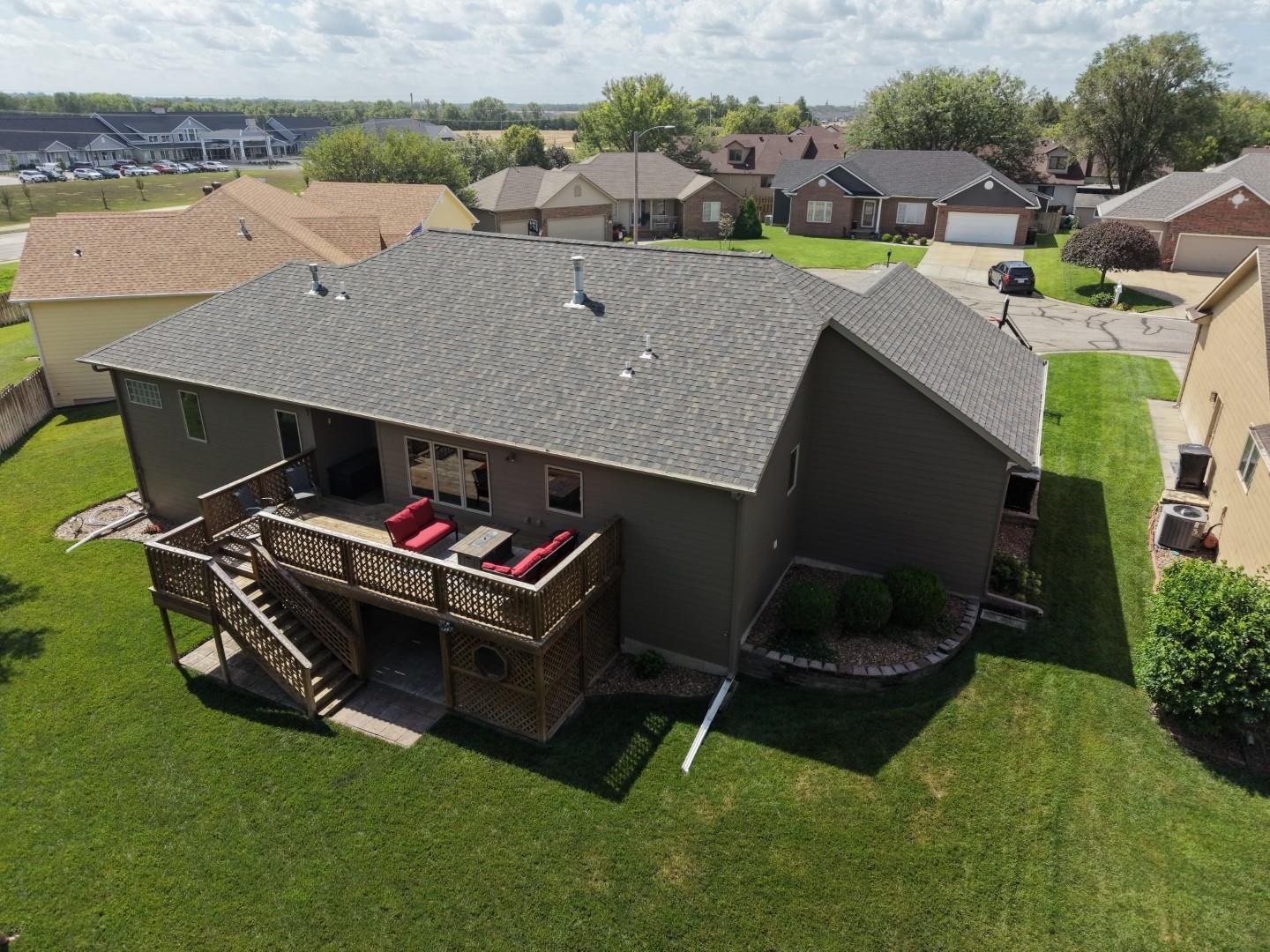 941 Twin Oaks Dr. Property Photo 9