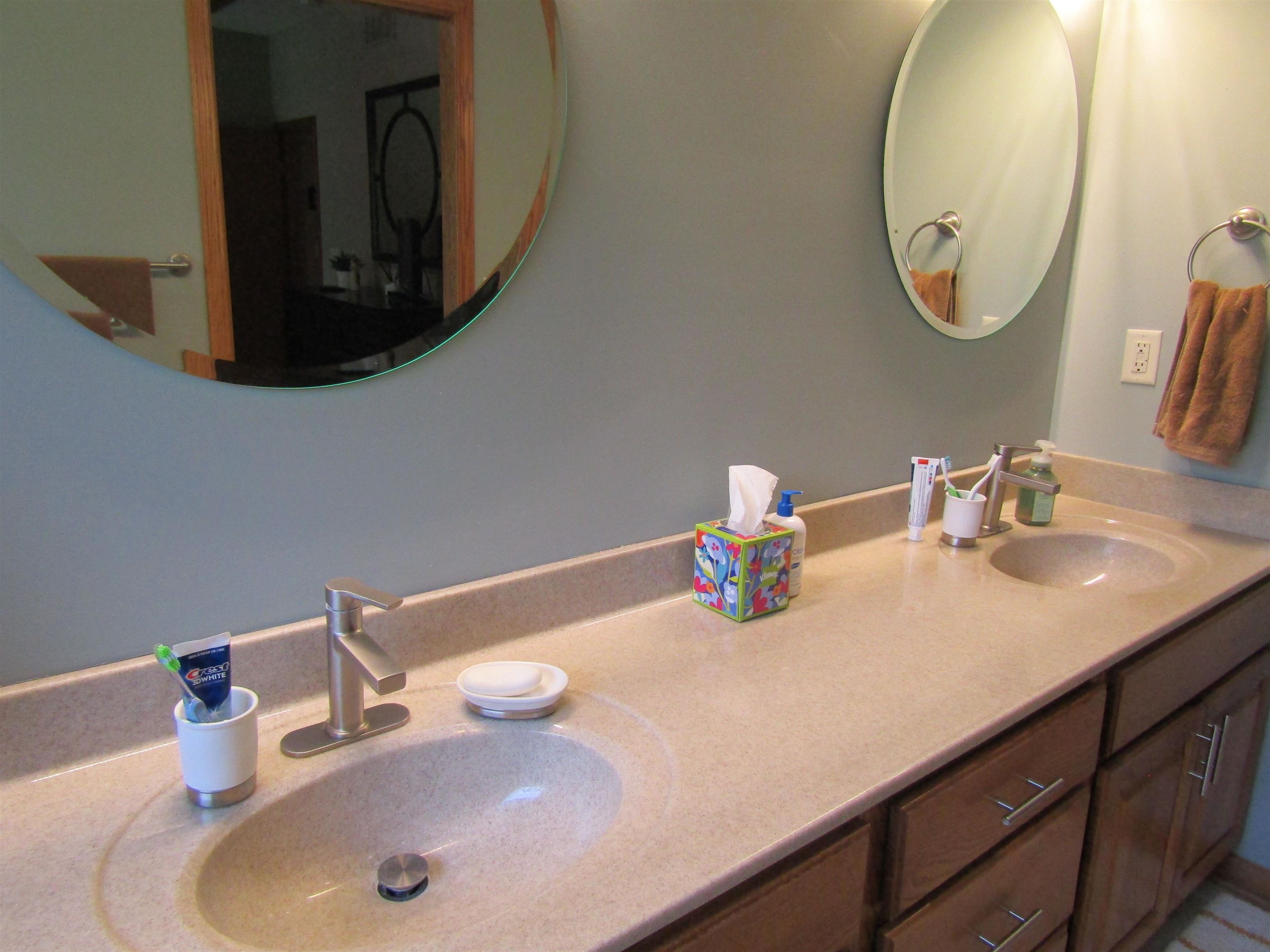 941 Twin Oaks Dr. Property Photo 22