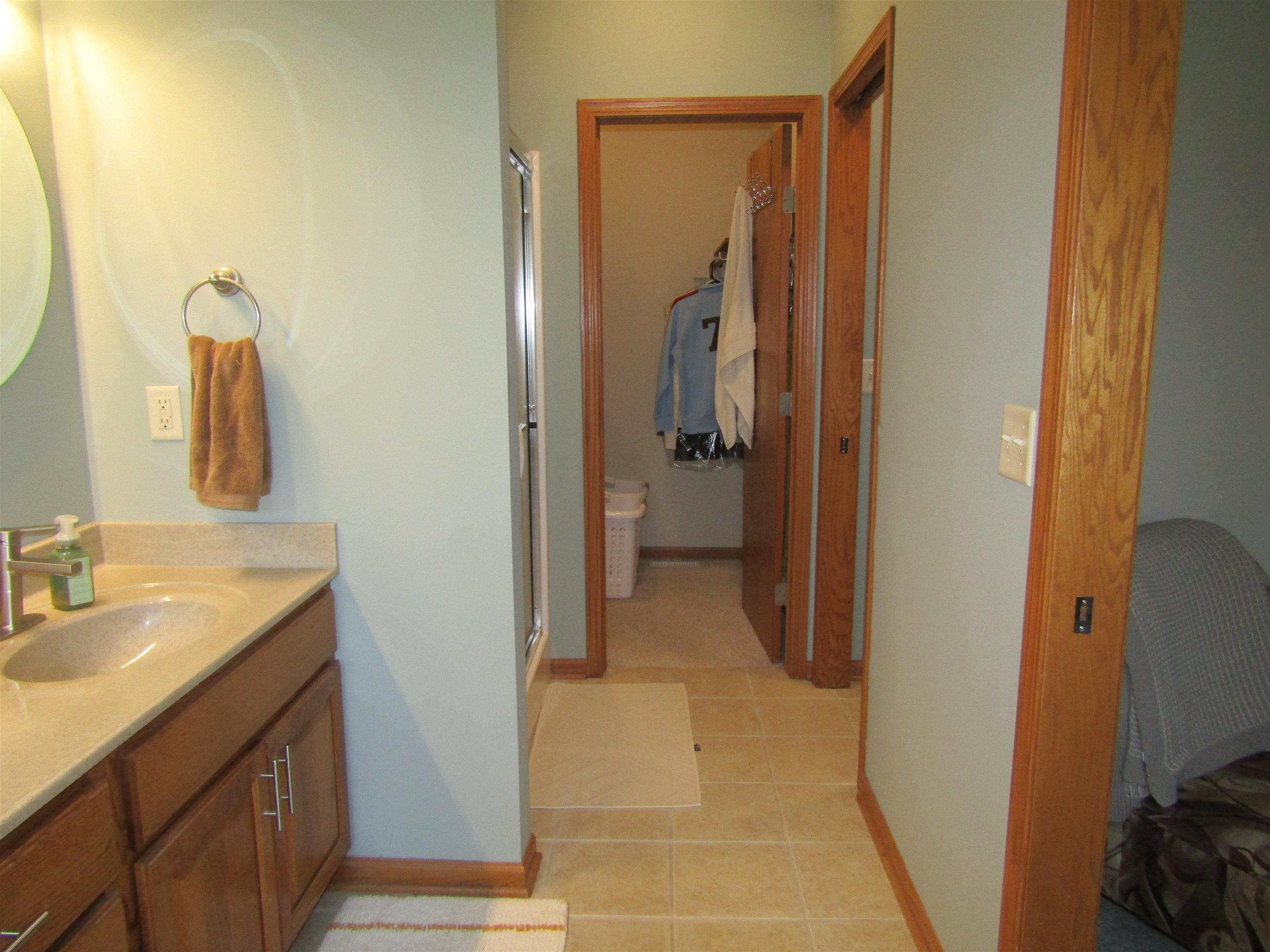 941 Twin Oaks Dr. Property Photo 23