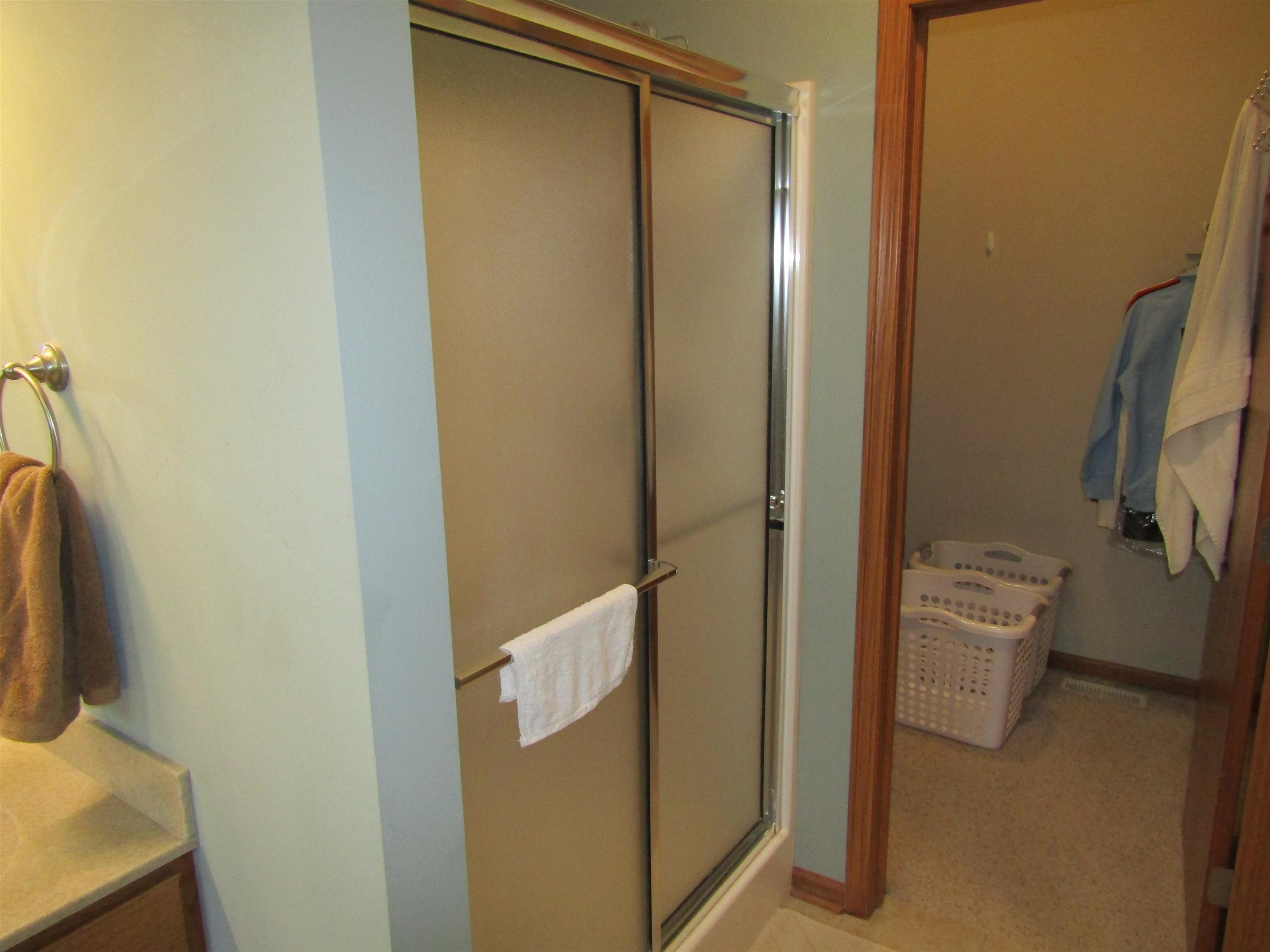 941 Twin Oaks Dr. Property Photo 24