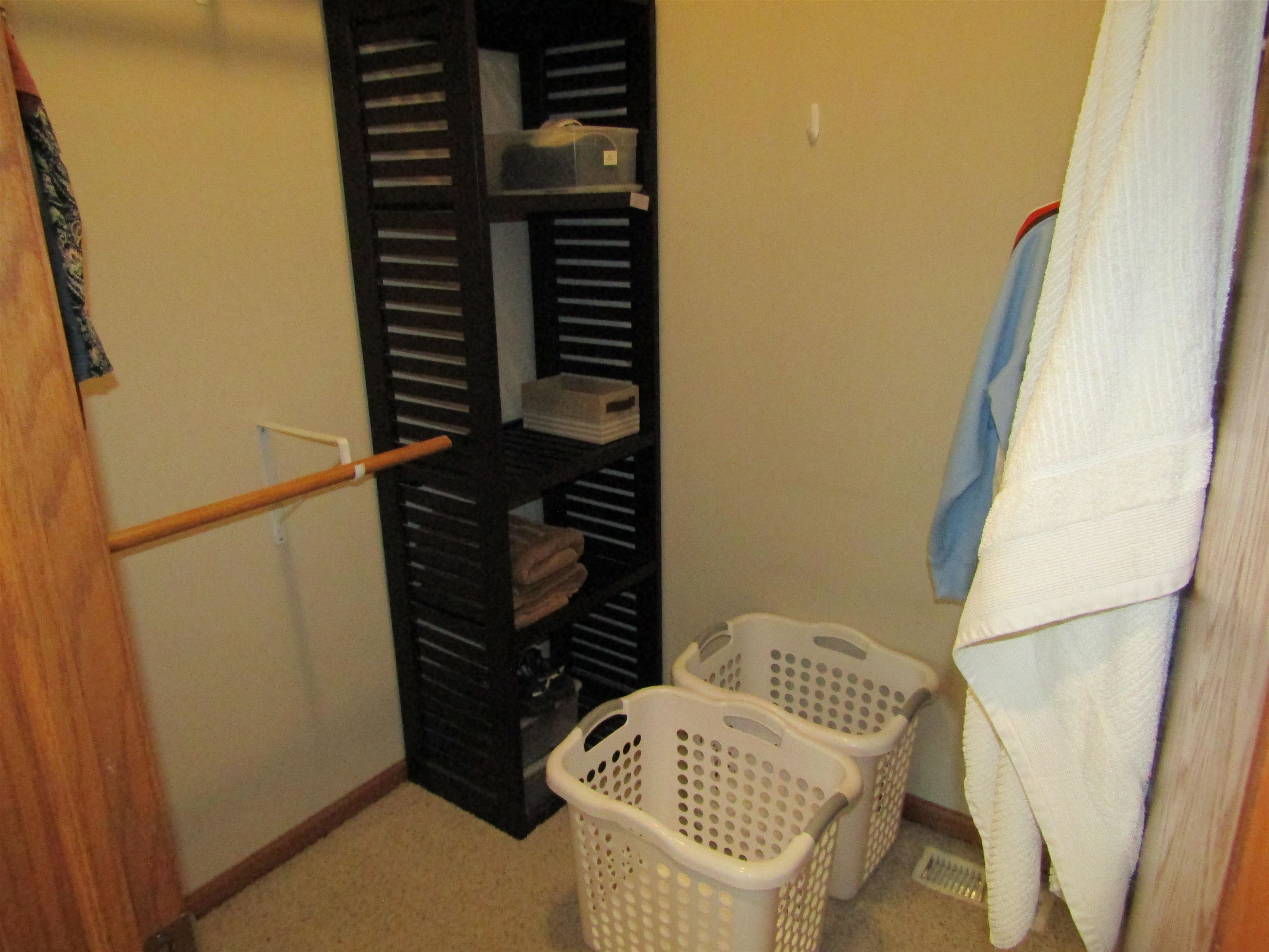 941 Twin Oaks Dr. Property Photo 25