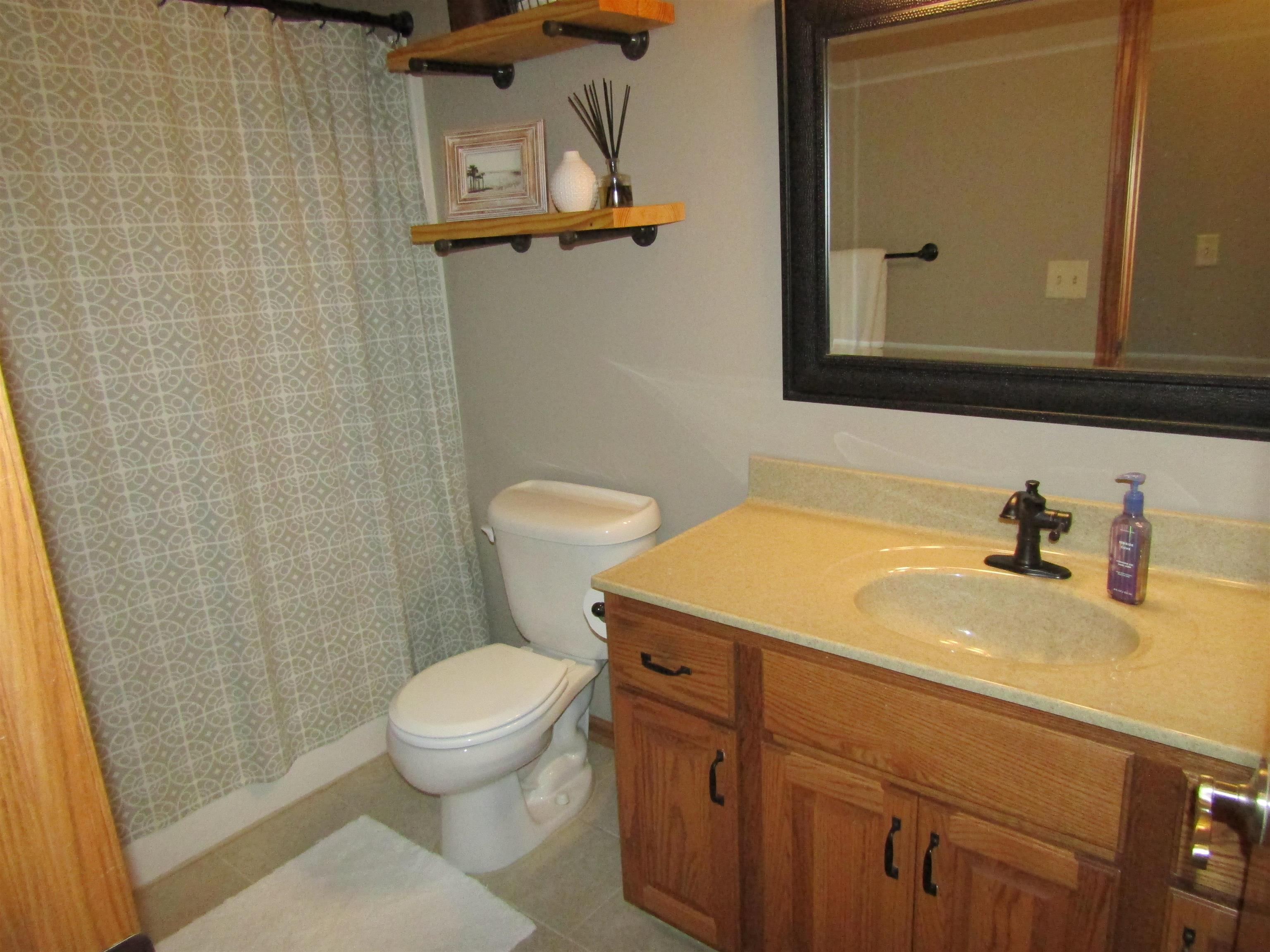 941 Twin Oaks Dr. Property Photo 28