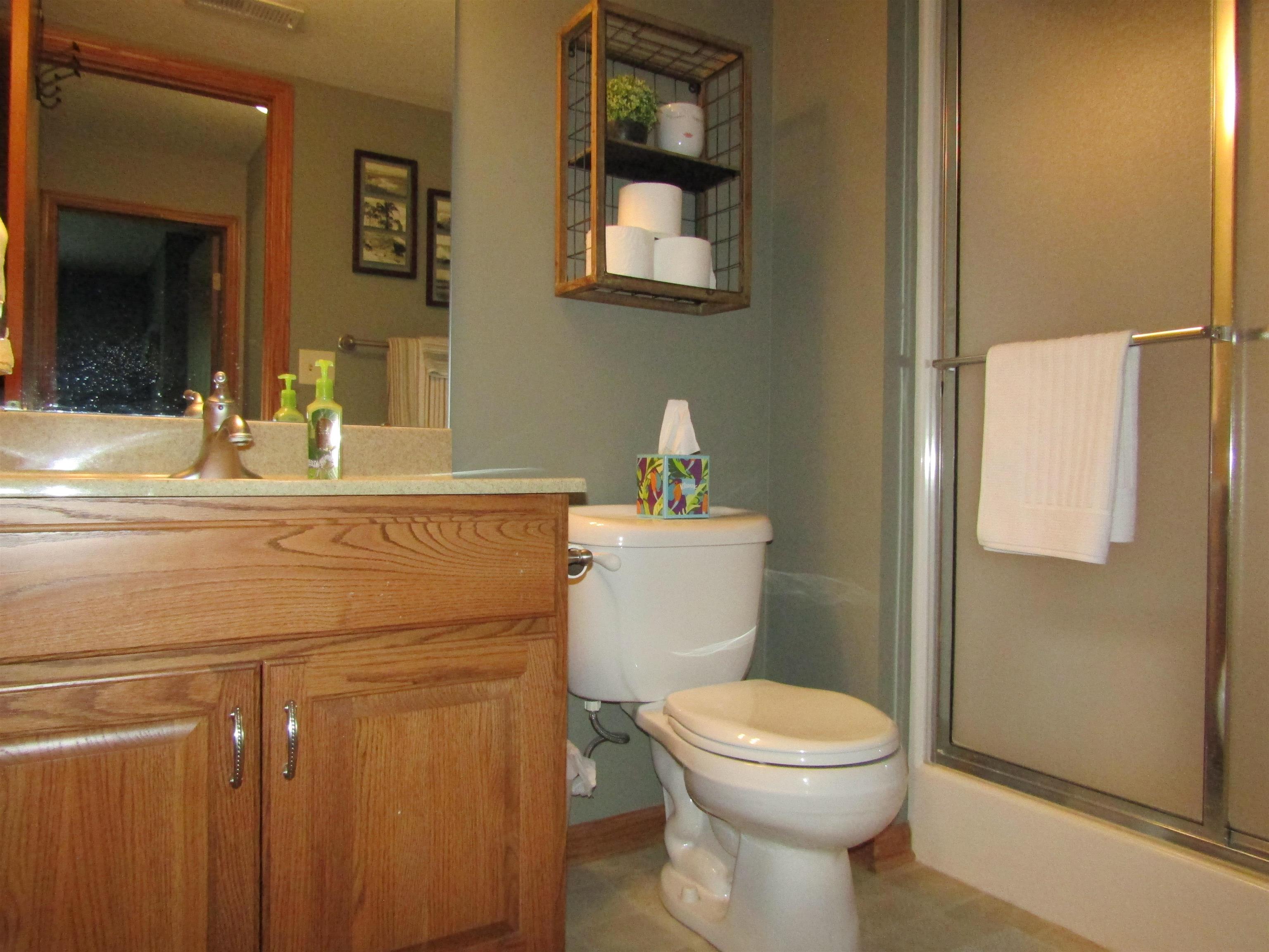 941 Twin Oaks Dr. Property Photo 34