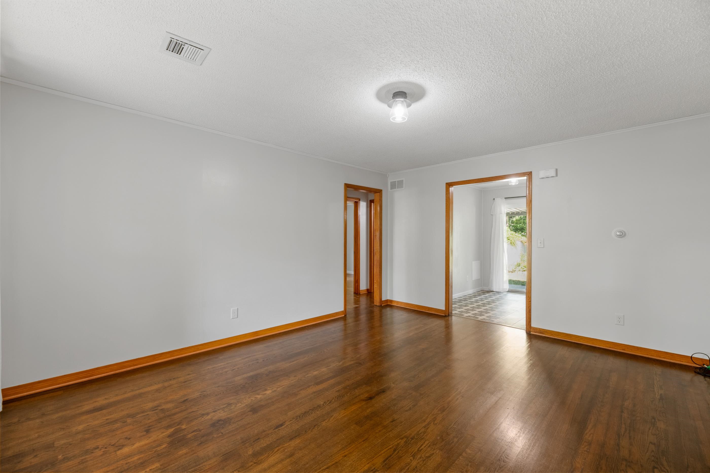 2221 S Green Property Photo 7