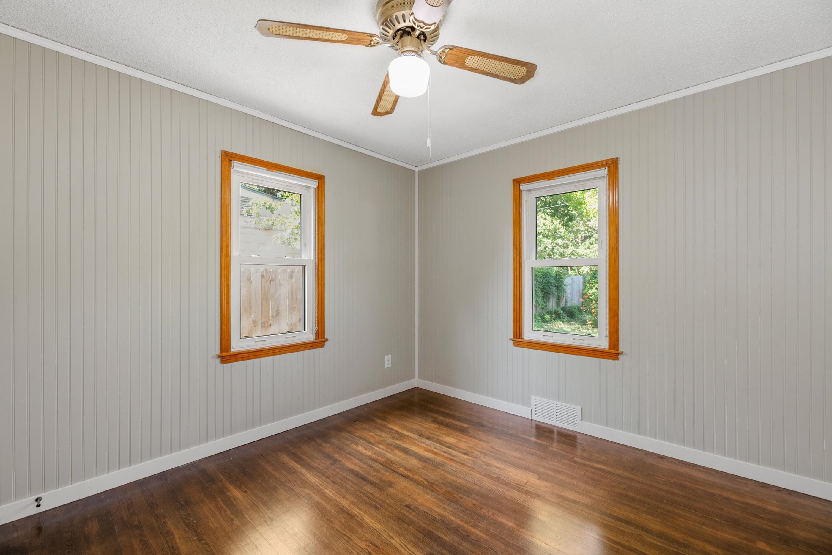 2221 S Green Property Photo 19