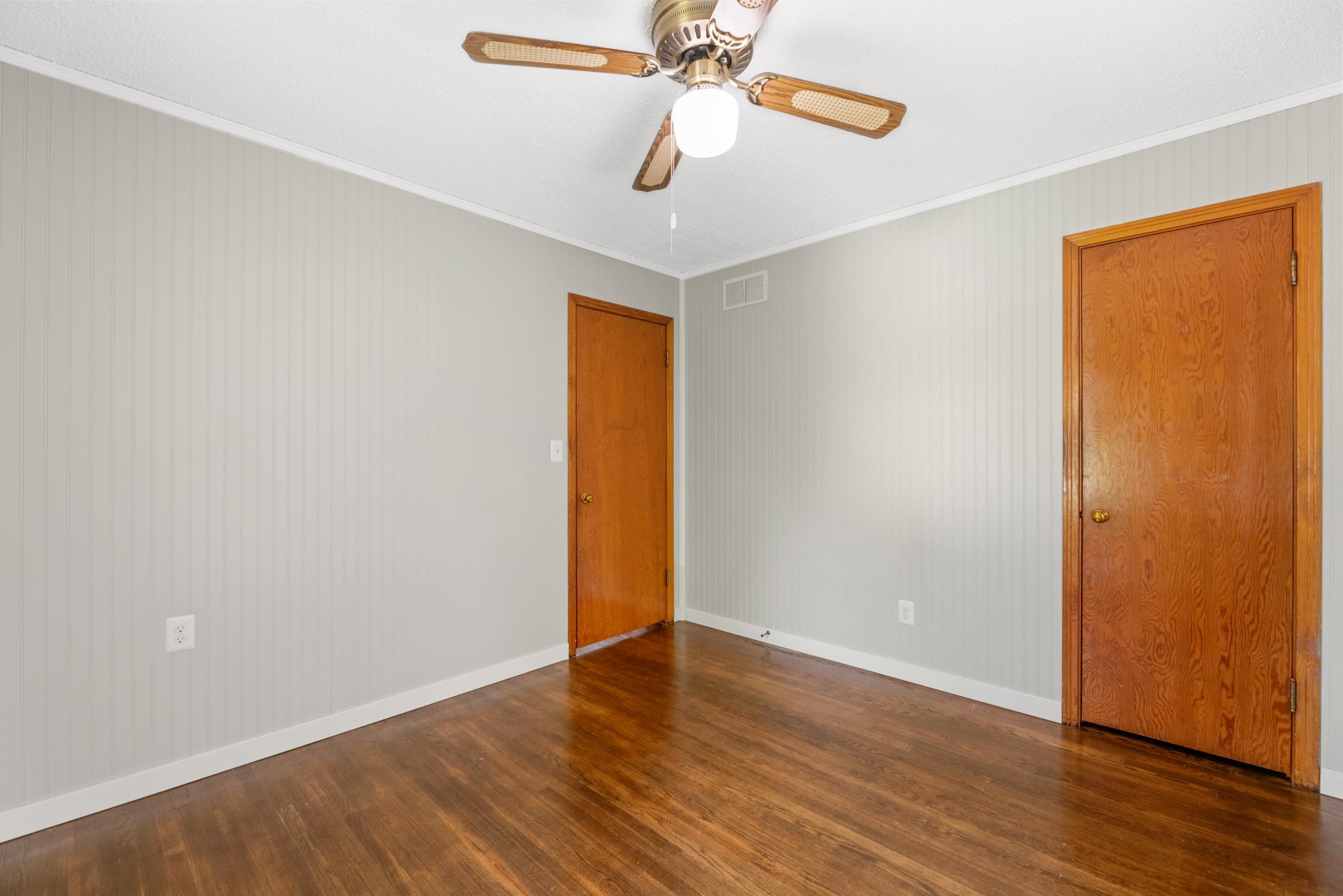 2221 S Green Property Photo 20