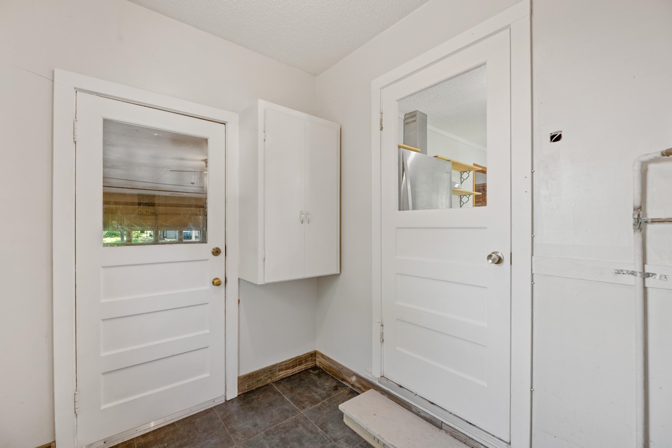 2221 S Green Property Photo 23