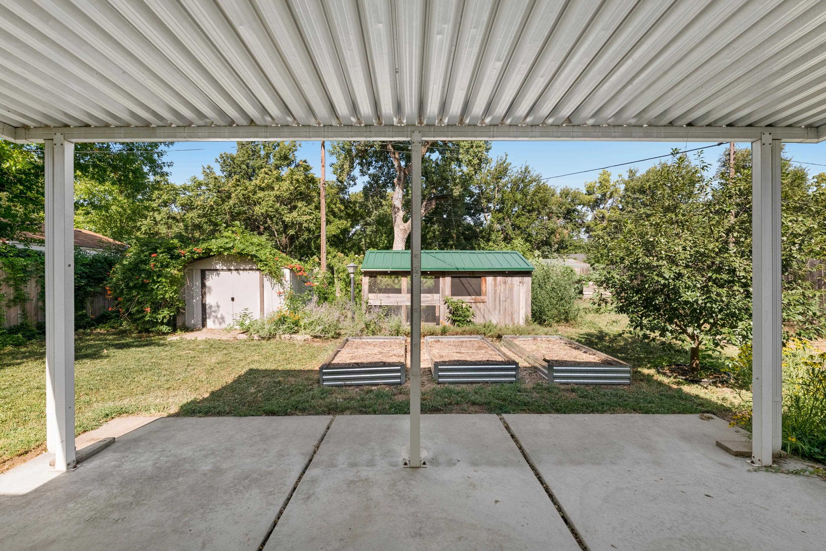 2221 S Green Property Photo 26