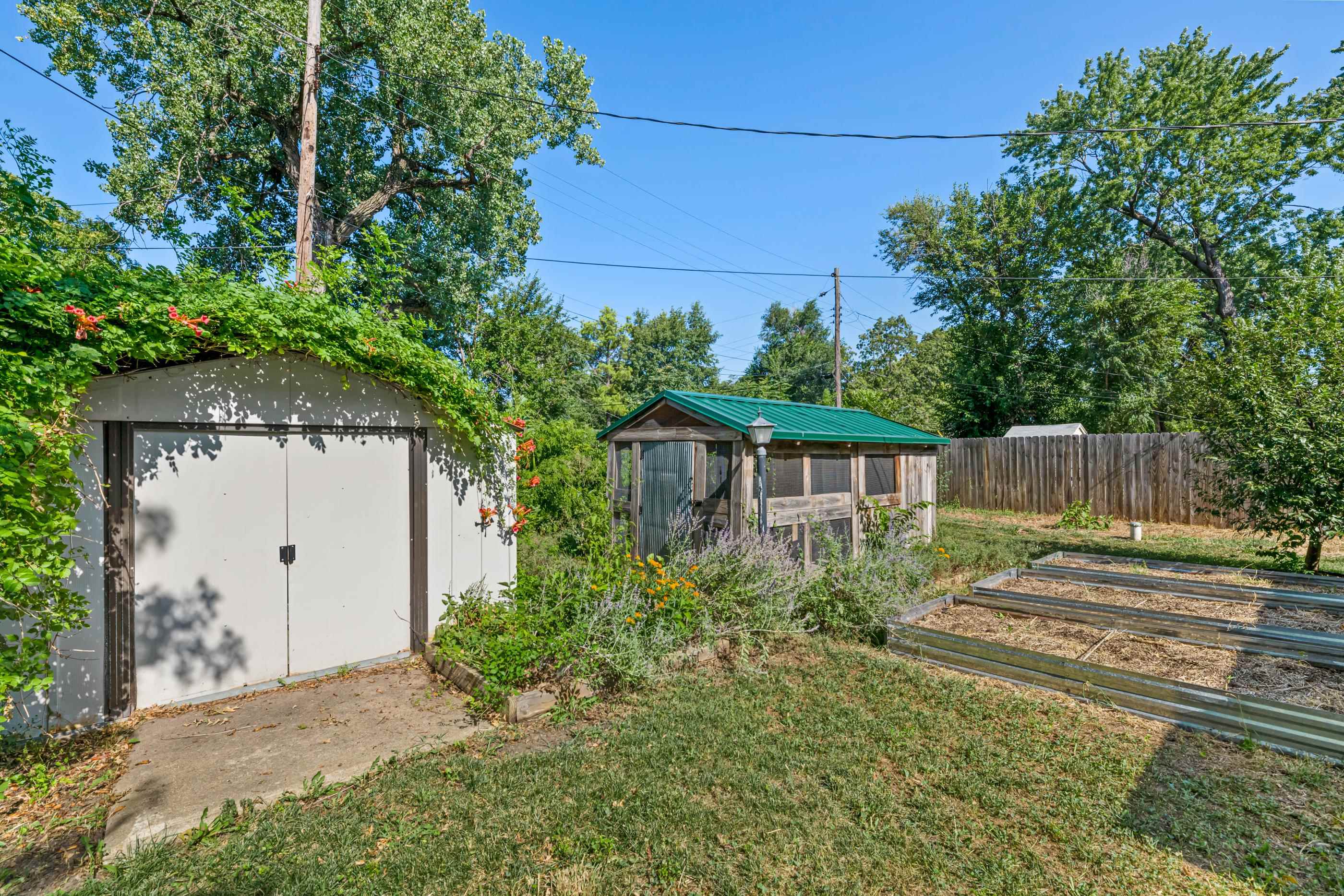 2221 S Green Property Photo 31