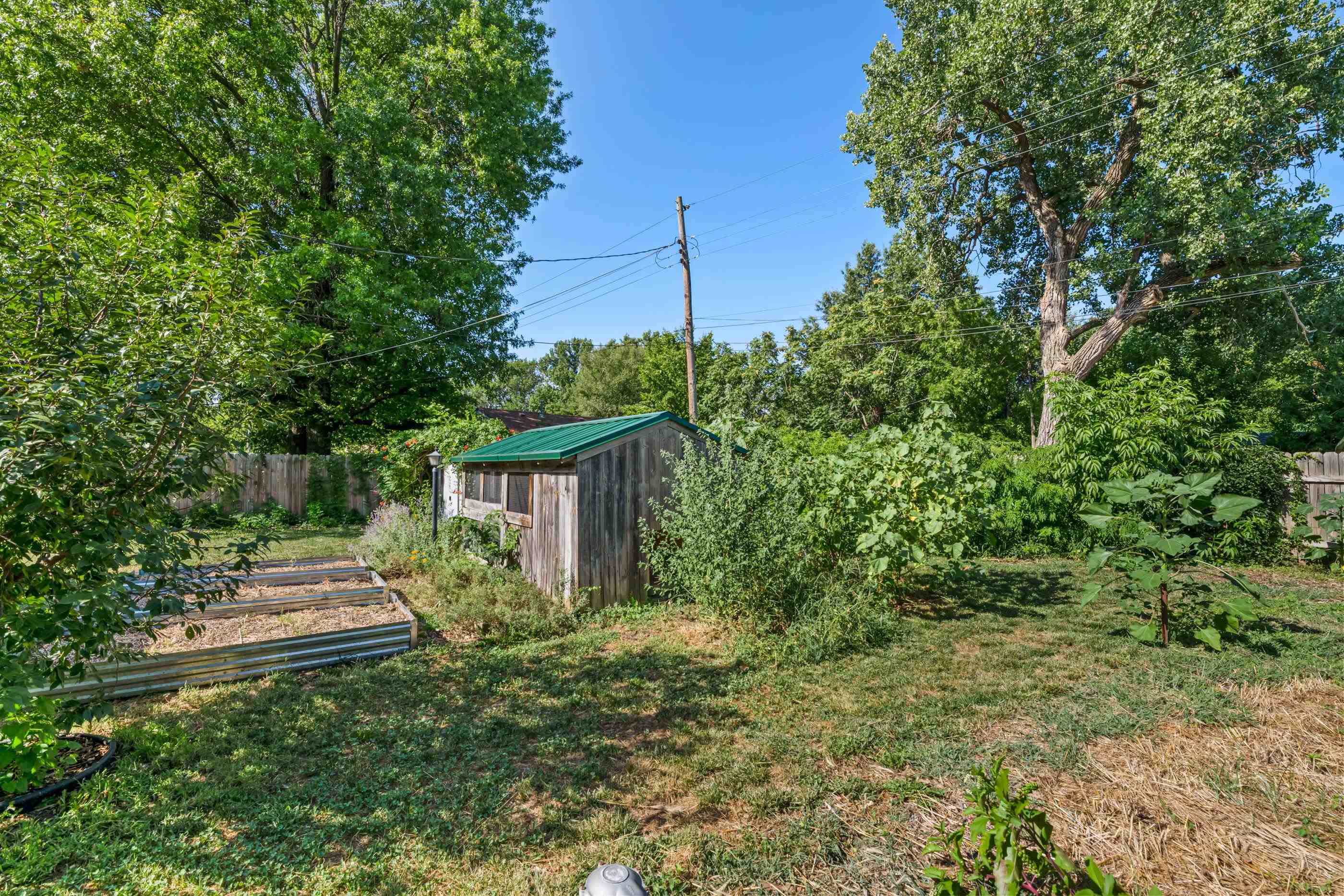 2221 S Green Property Photo 32