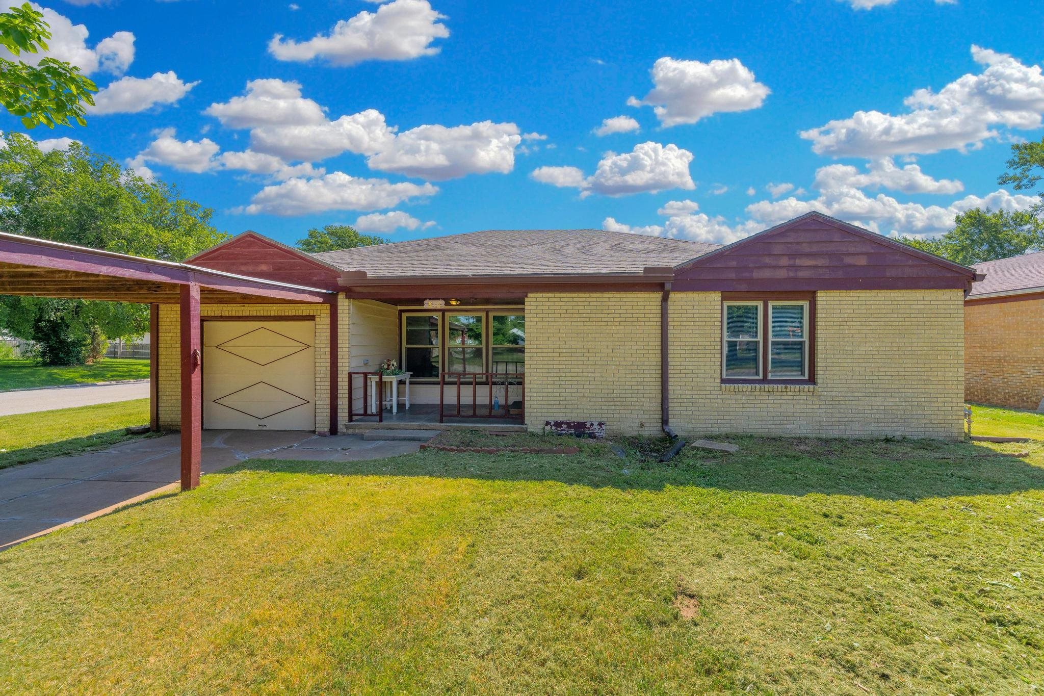 816 N Lincoln Property Photo 2