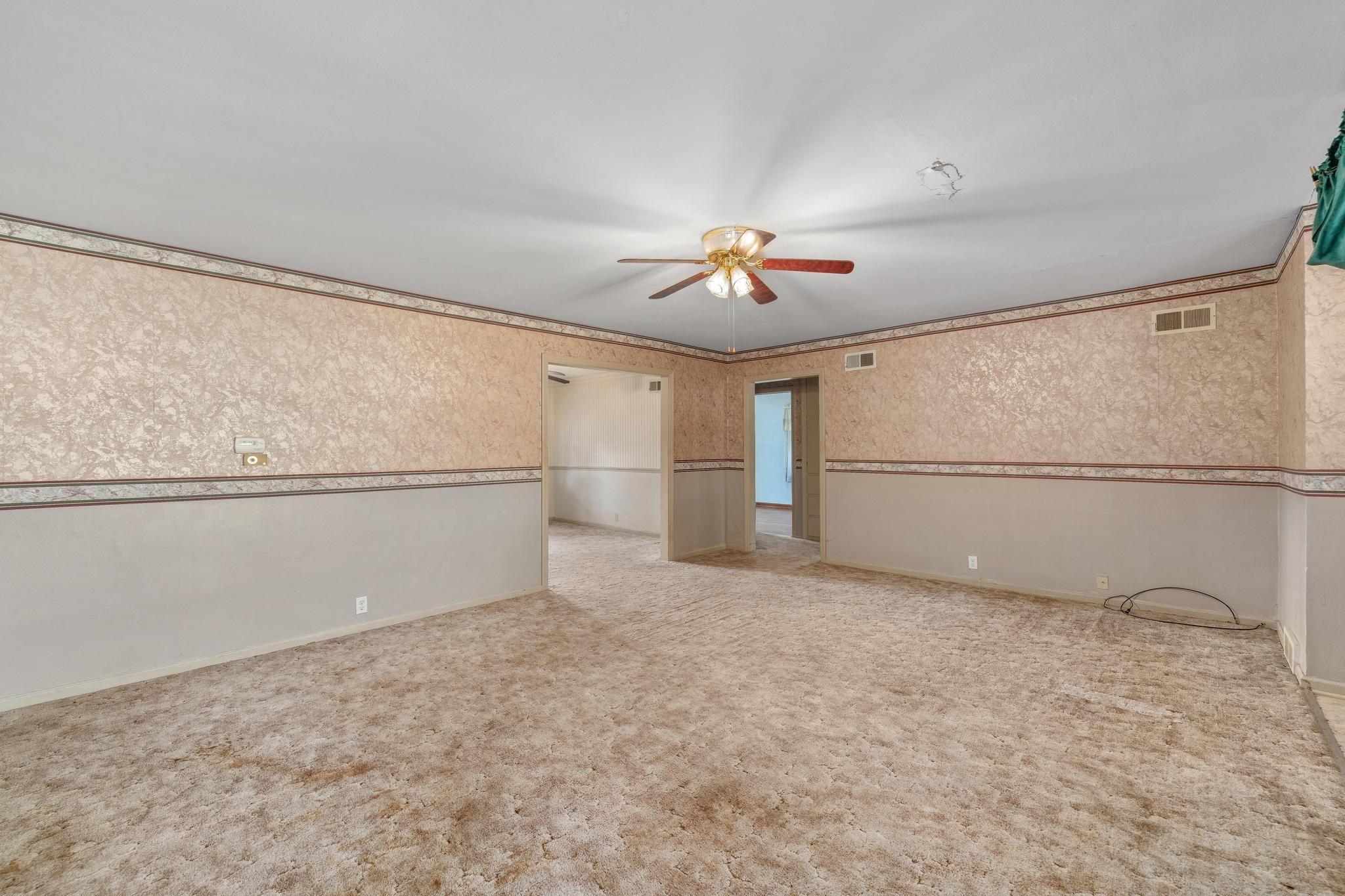816 N Lincoln Property Photo 7