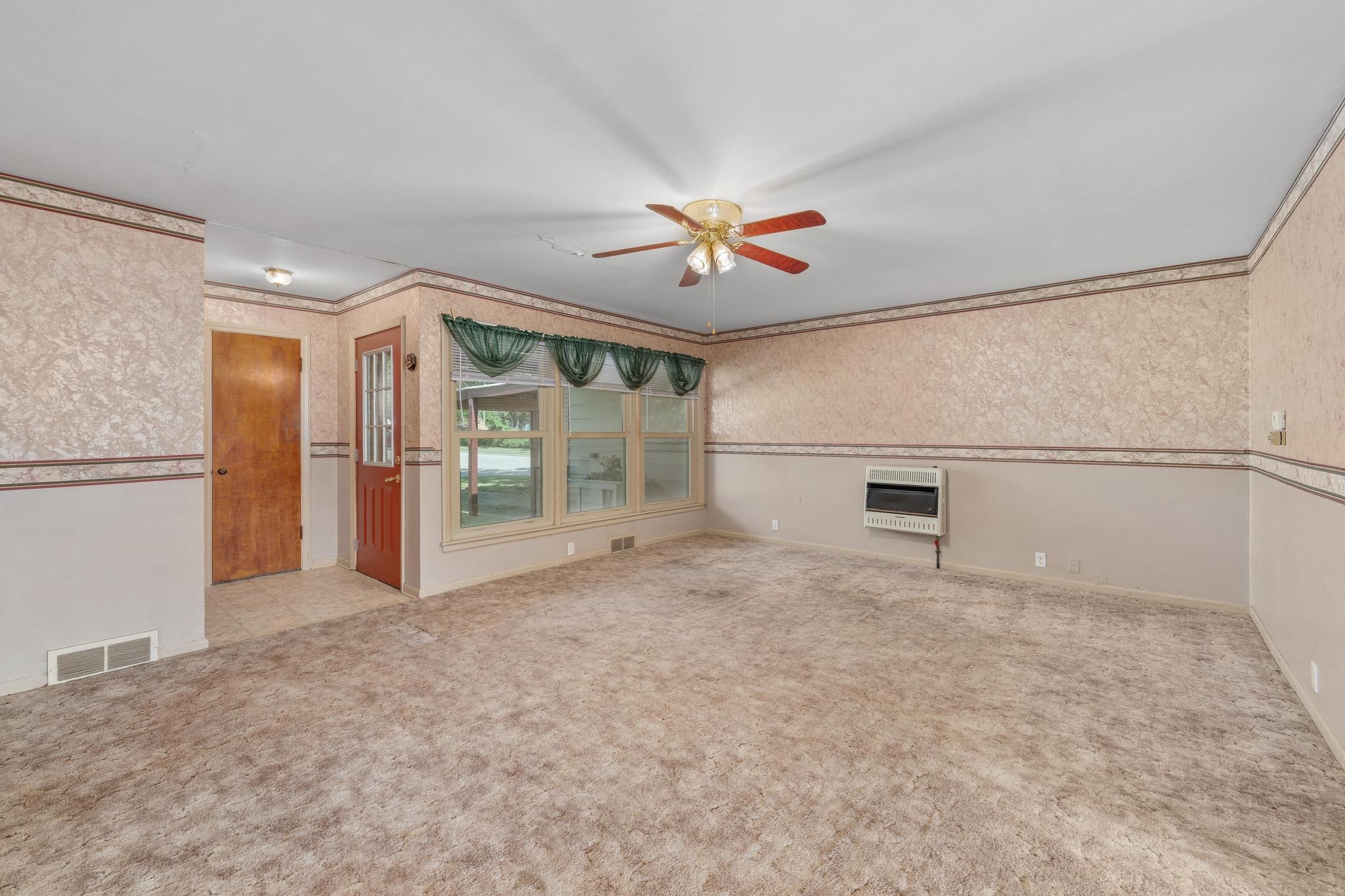 816 N Lincoln Property Photo 9