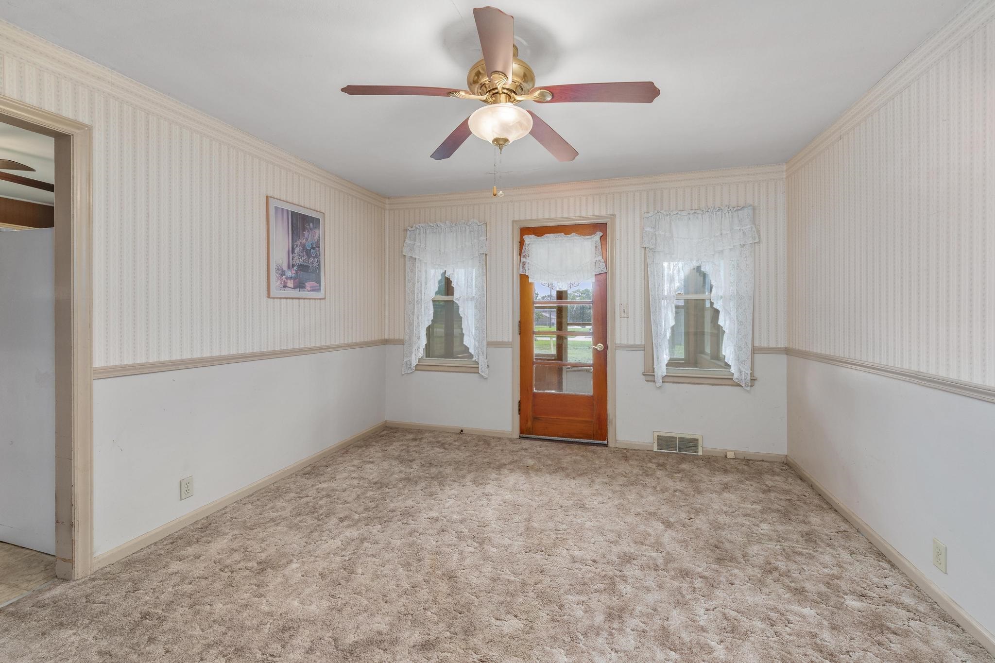 816 N Lincoln Property Photo 10