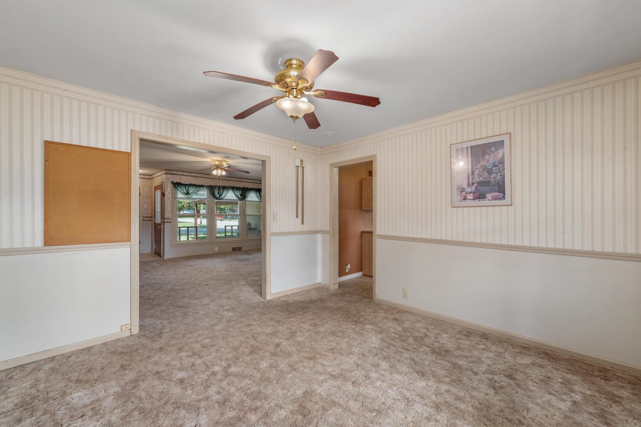 816 N Lincoln Property Photo 12