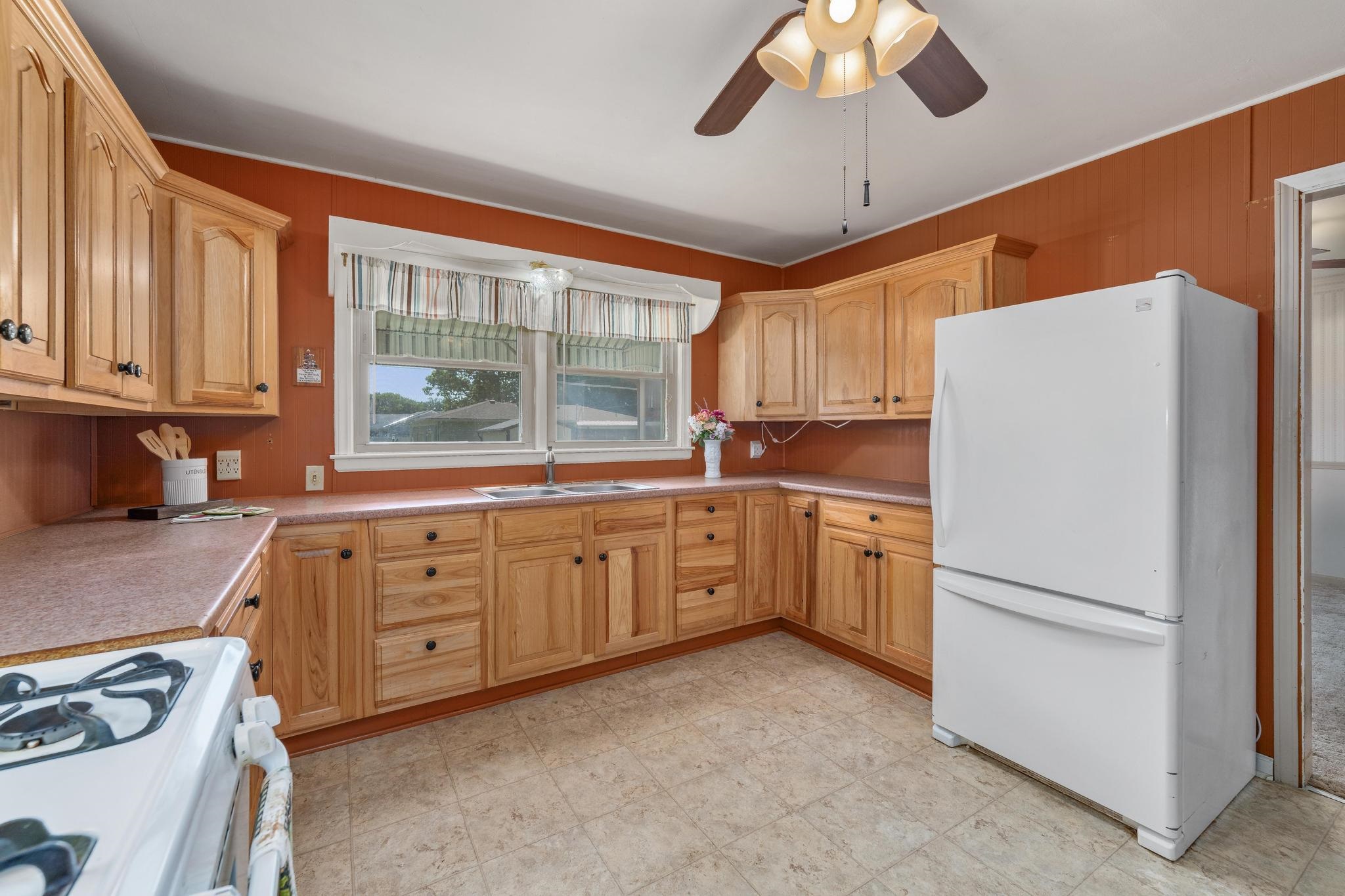 816 N Lincoln Property Photo 14