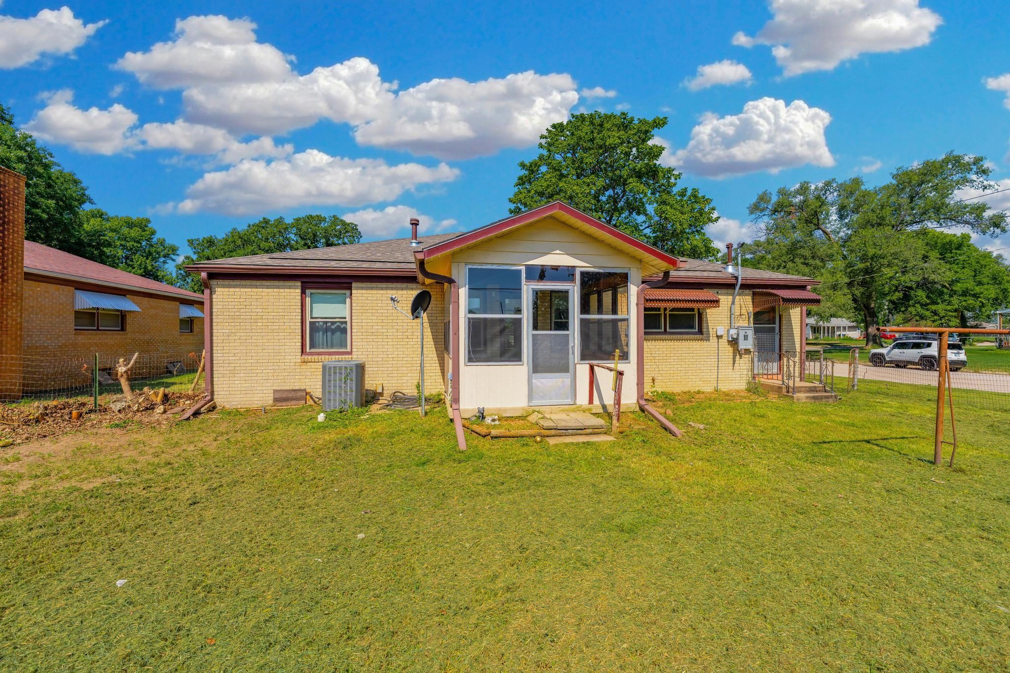 816 N Lincoln Property Photo 32
