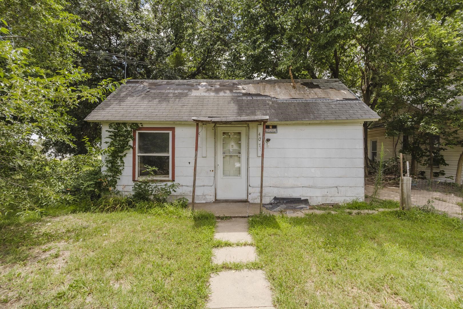 407 E Price